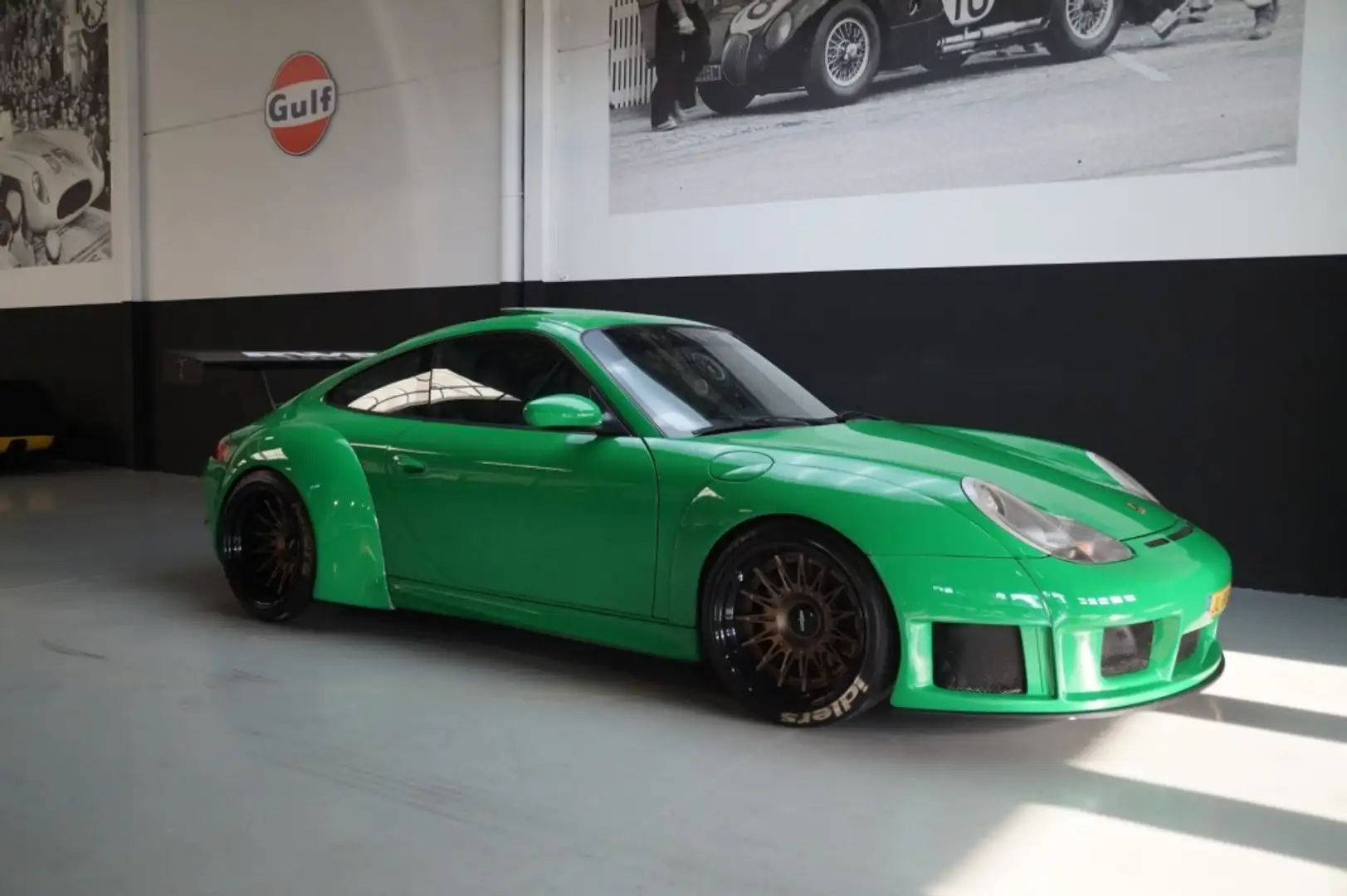 Porsche 996 RWB Europe #11 911 Carrera 4 Bi Turbo (1999) Groen - 1