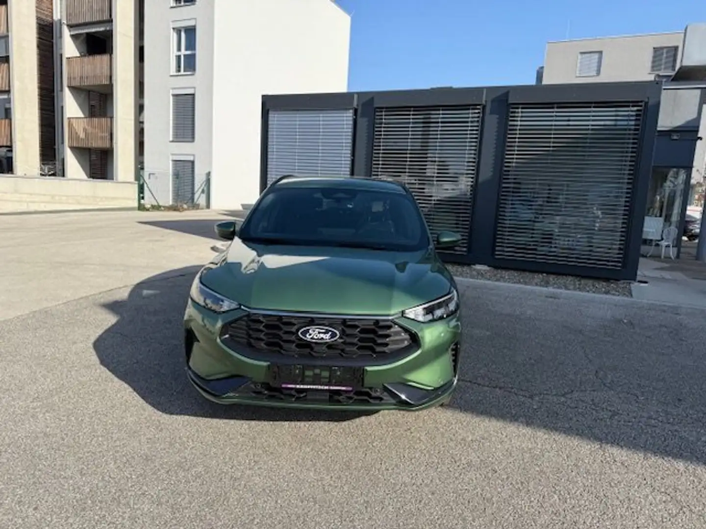 Ford Kuga Hybrid ST-Line Grün - 2