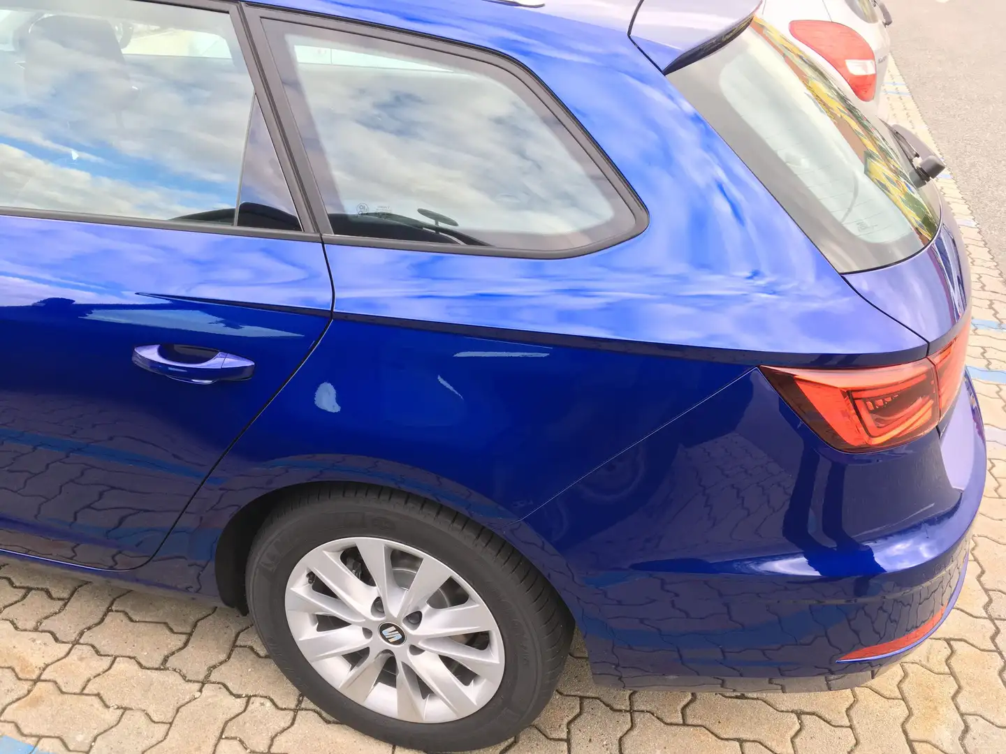 SEAT Leon SEAT Leon ST Kombi Style Plus 1.4 TGI Blau - 2