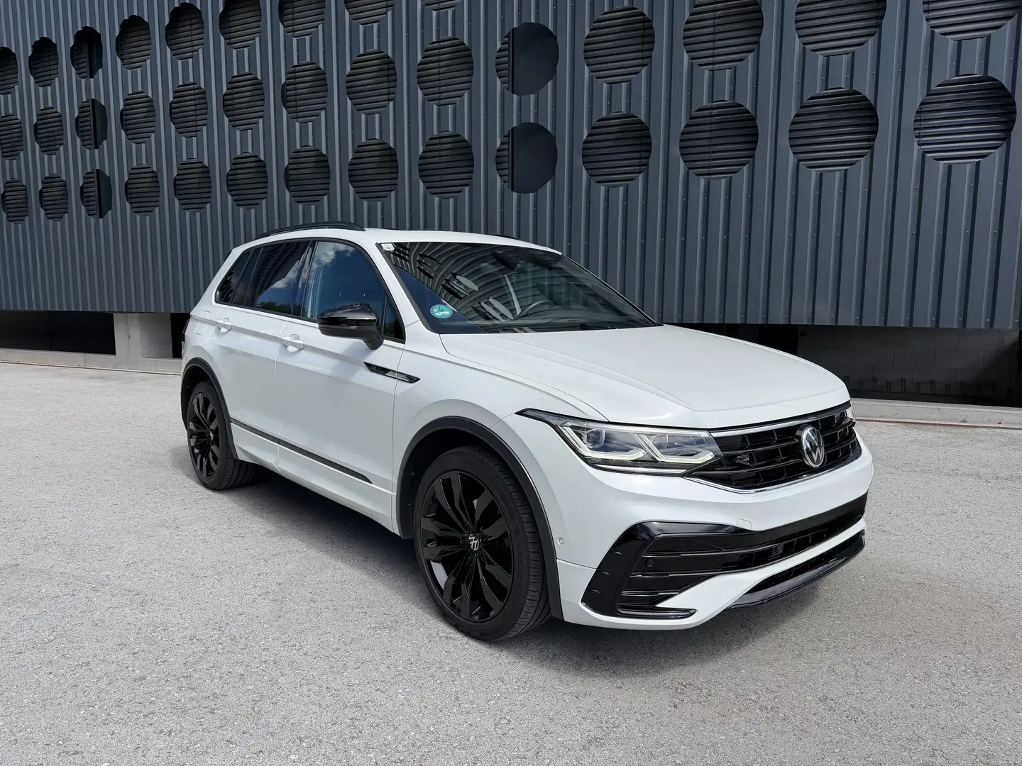 Volkswagen Tiguan 2,0 TDI 4Motion R-Line DSG Weiß - 1