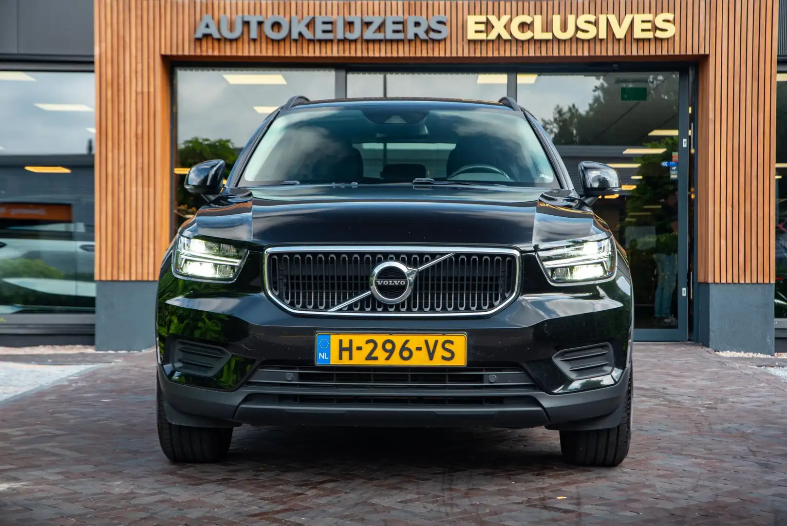 Volvo XC40 1.5 T3 Trekhaak Navi 17"L.M. Dakrail Stuurwielbedi Negro - 2