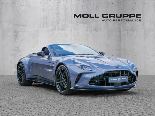 Aston Martin V8
