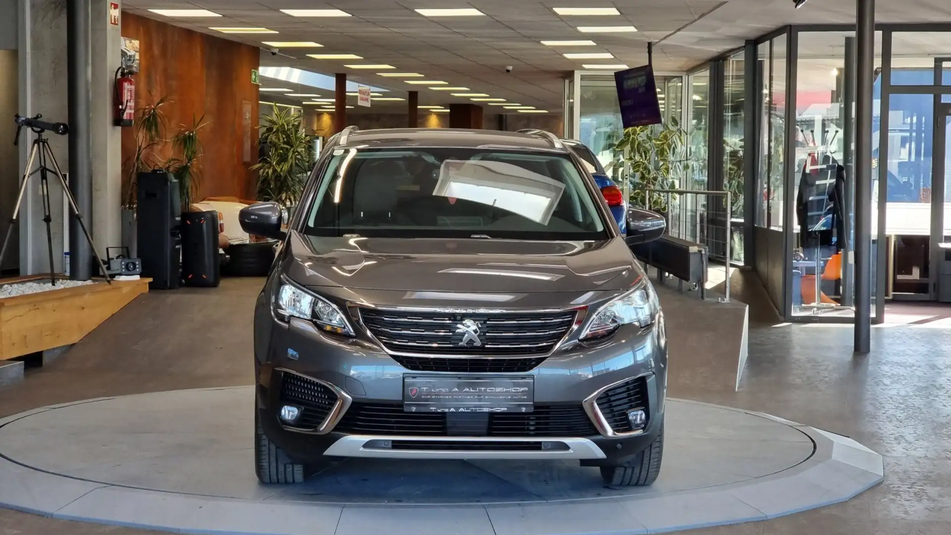 Peugeot 5008 1,2 PureTech Allure 5-Sitzer Aut. *I-Cockpit*360°* Szürke - 2