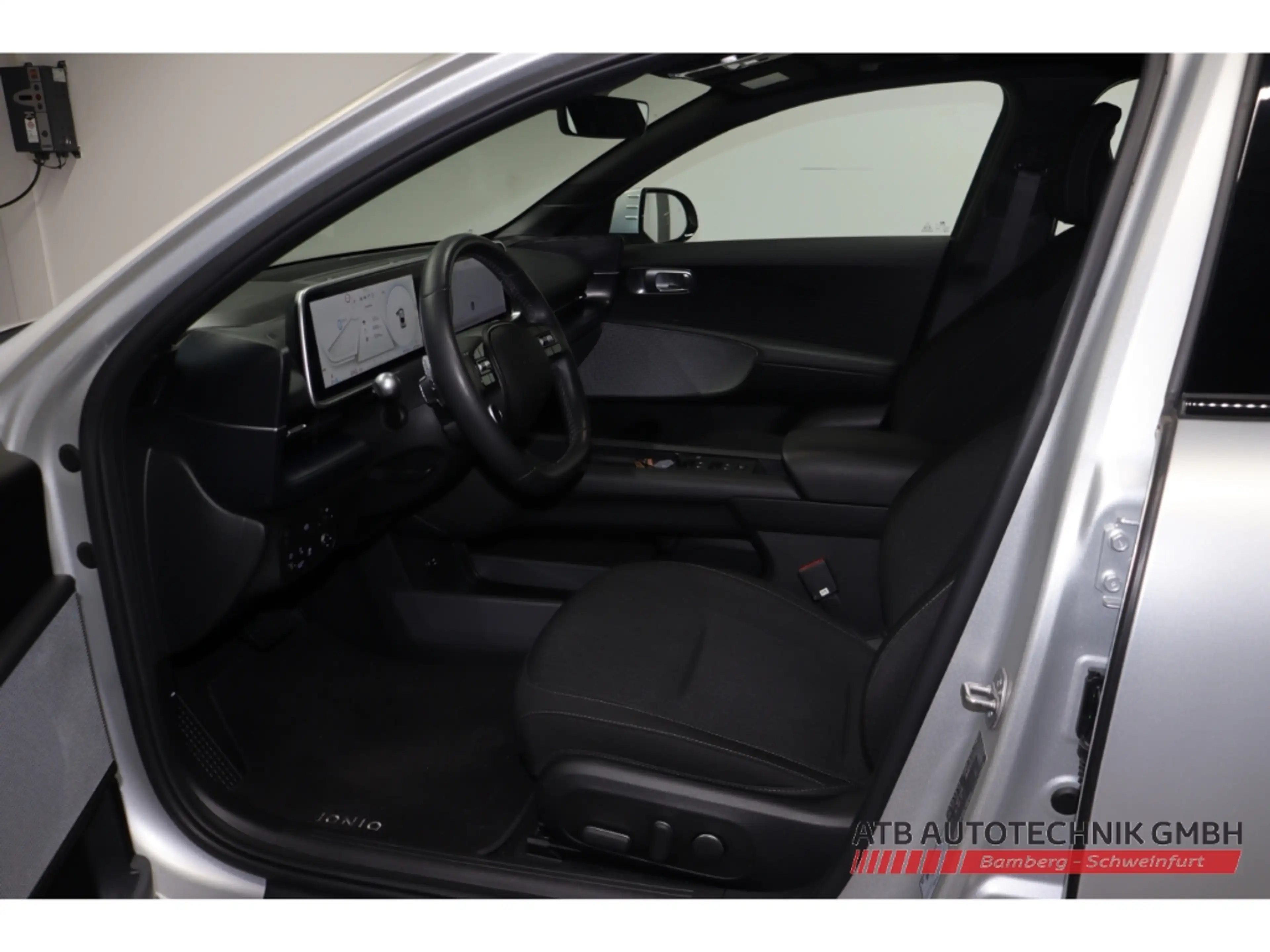 Hyundai IONIQ 6 77,4 kWh DYNAMIQ 97,1% SOH Navi LED ACC — photo 8