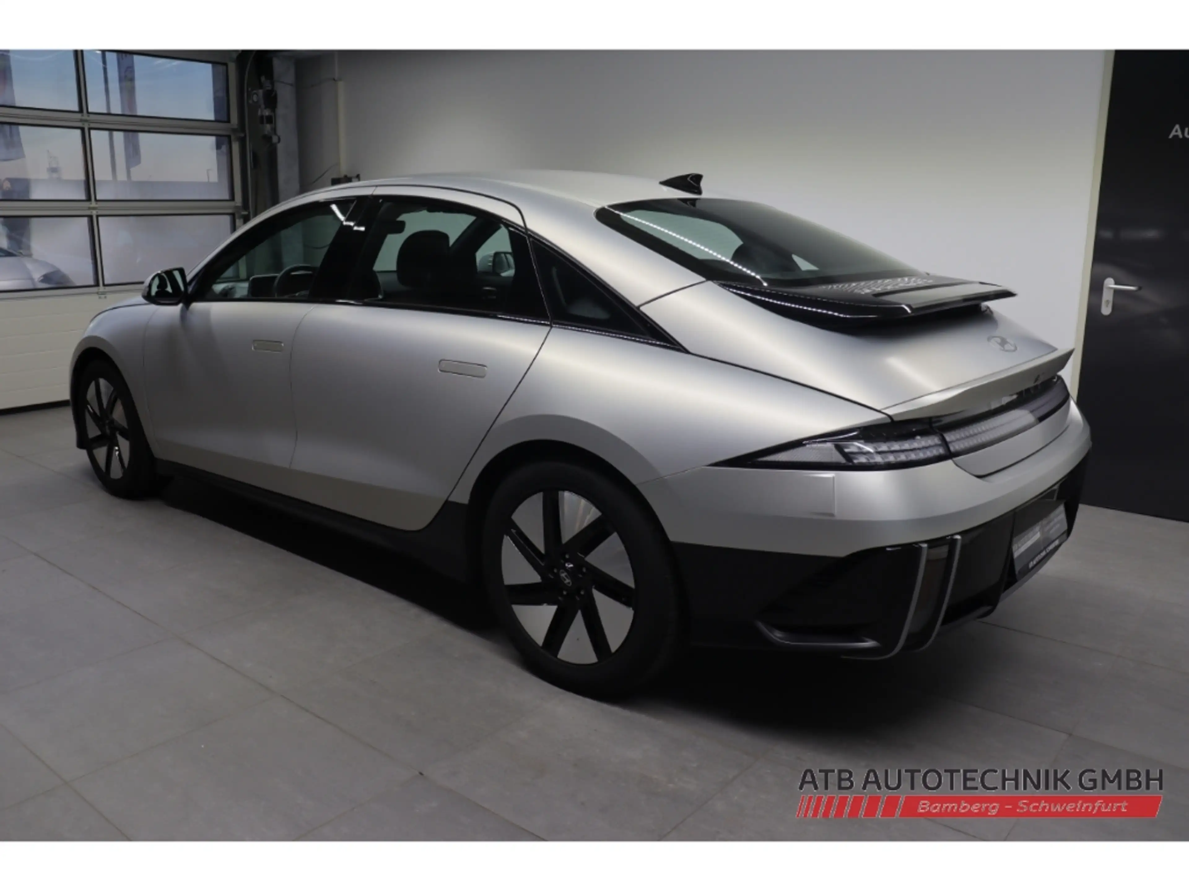 Hyundai IONIQ 6 77,4 kWh DYNAMIQ 97,1% SOH Navi LED ACC — photo 6