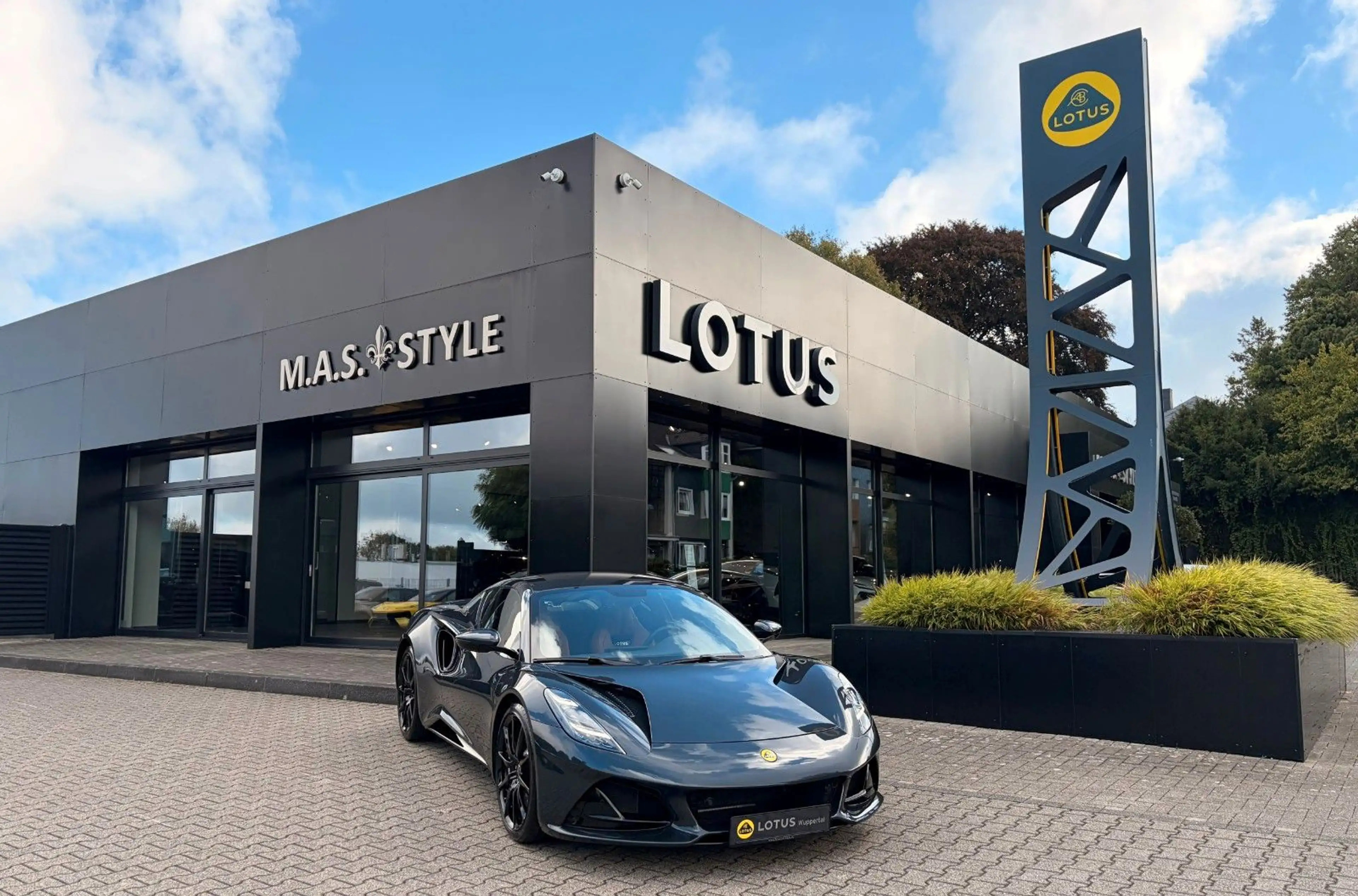 Lotus Emira V6 First Edition Automatik sehr selten