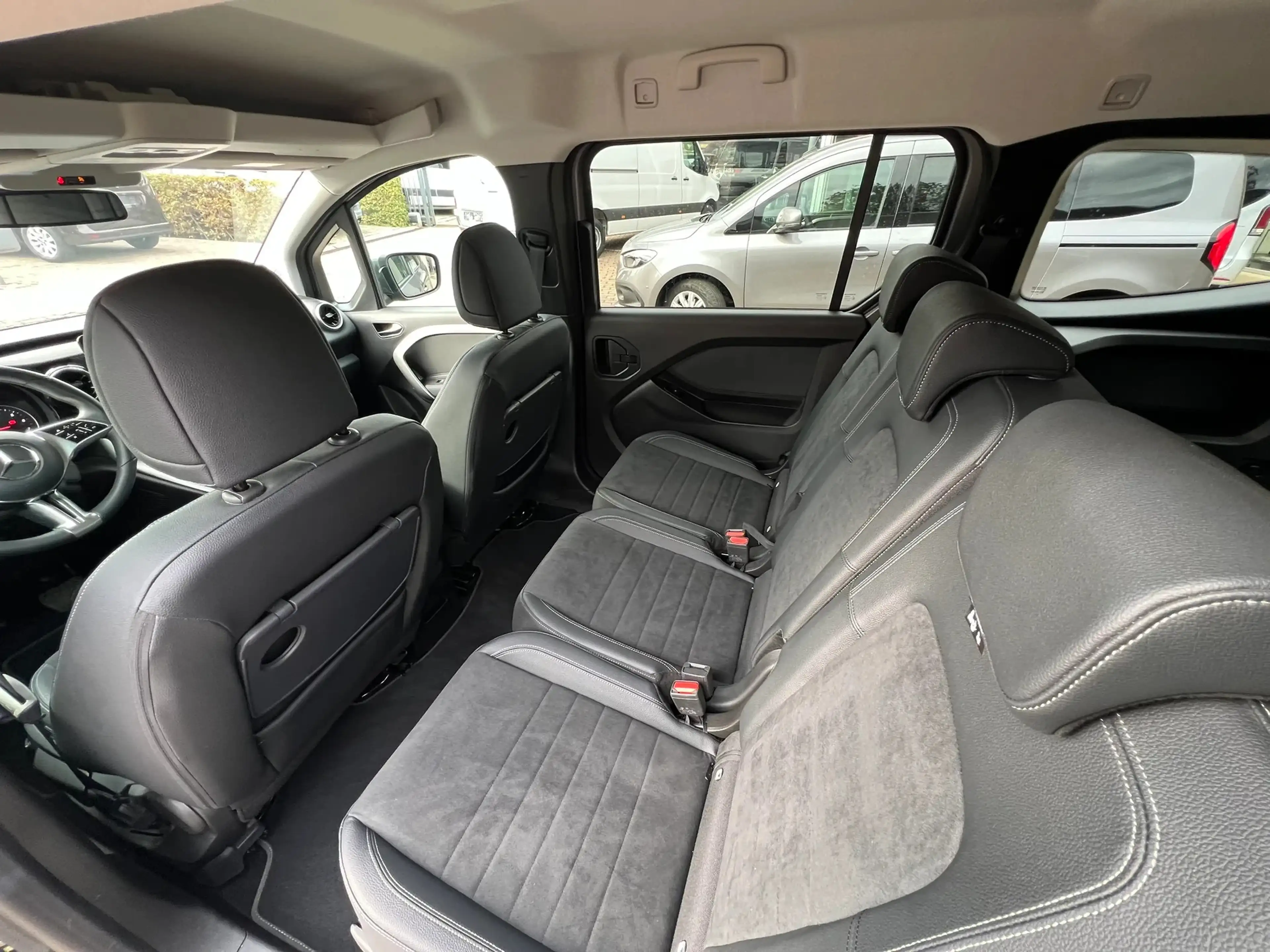 Mercedes-Benz T-Class 180 L2 FWD AUTO (31.000€ex.) — photo 9