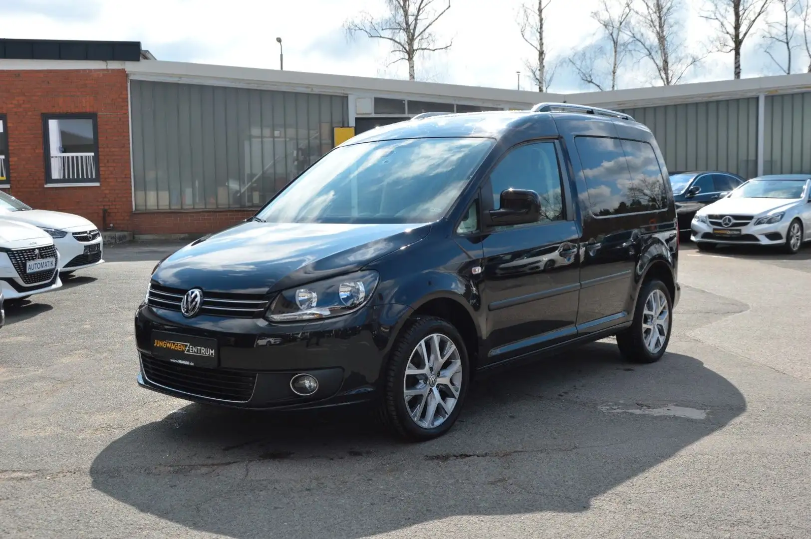 Volkswagen Caddy Highline 1.6 TDI DSG"ALC"SITZHZ"PDC"AHK" Schwarz - 1