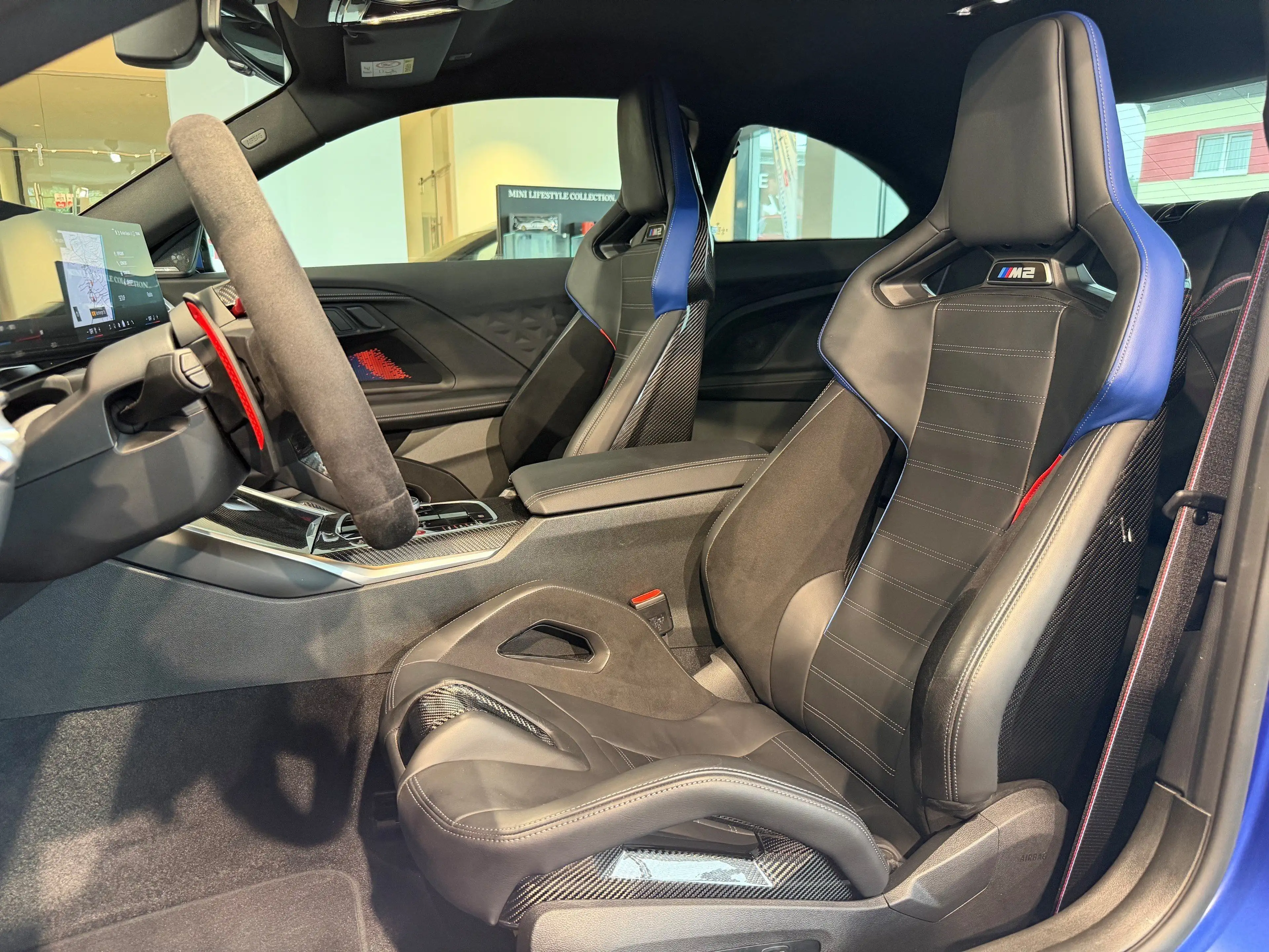 BMW M2 Coupé INDIVIDUAL M RACE TRACK PAKET — photo 15