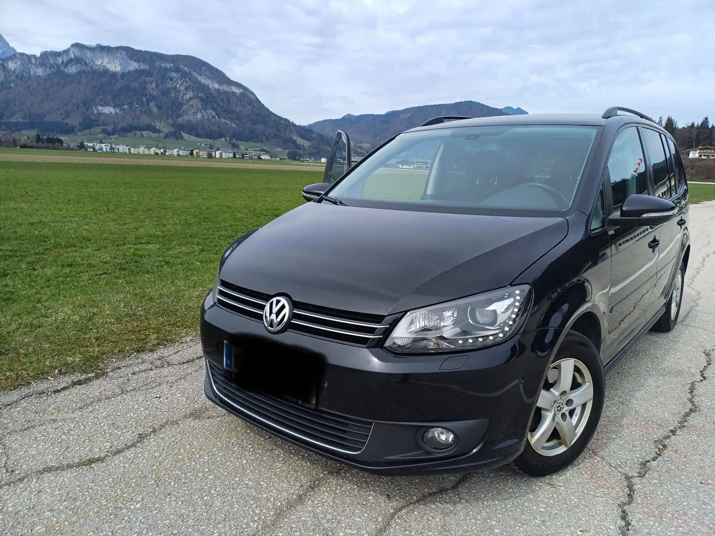 Volkswagen Touran Touran Karat 1,6 BMT TDI Karat Schwarz - 1