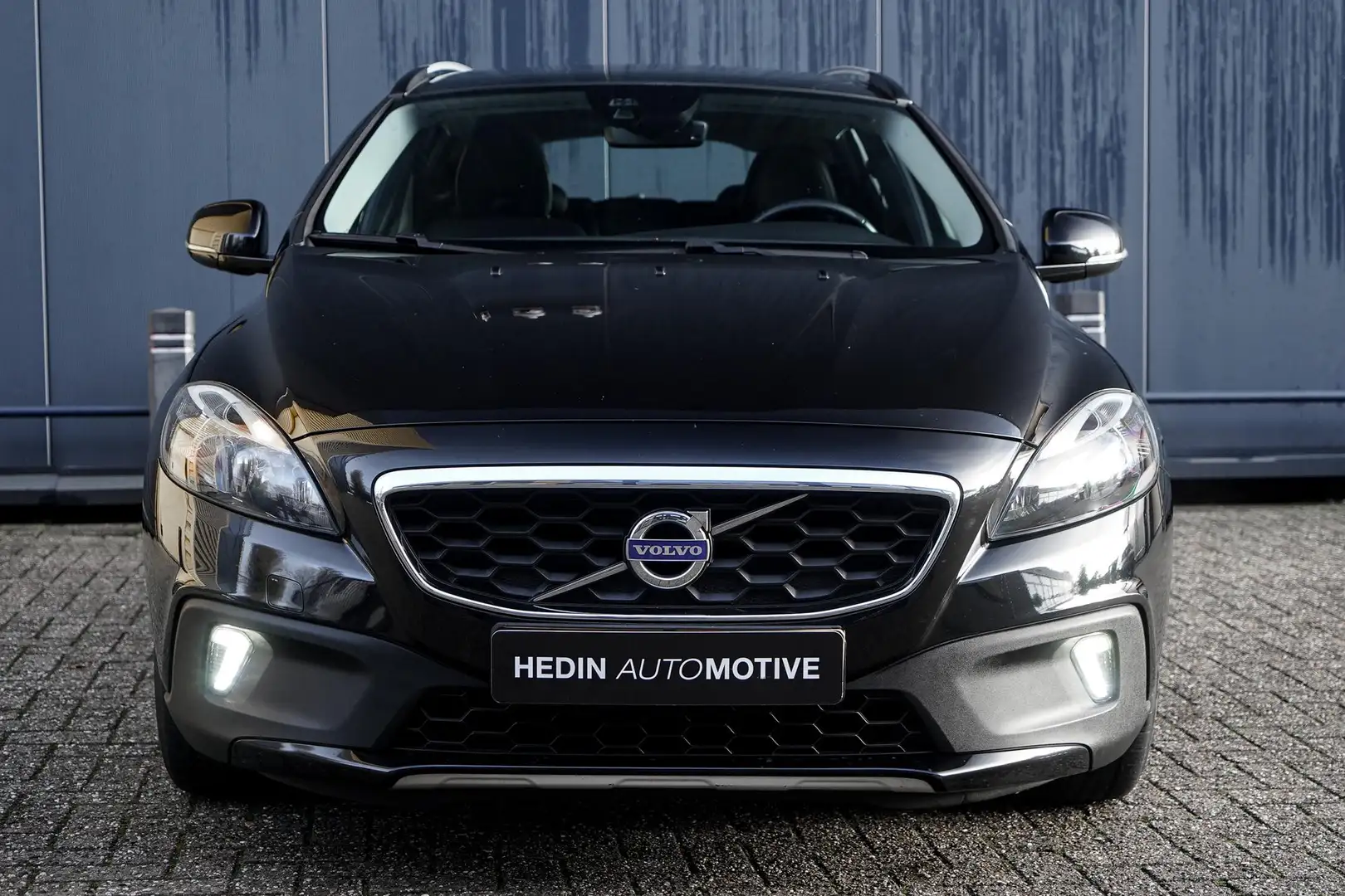 Volvo V40 Cross Country 2.0 T3 Momentum | Parkeercamera | Cruise control | Negro - 2