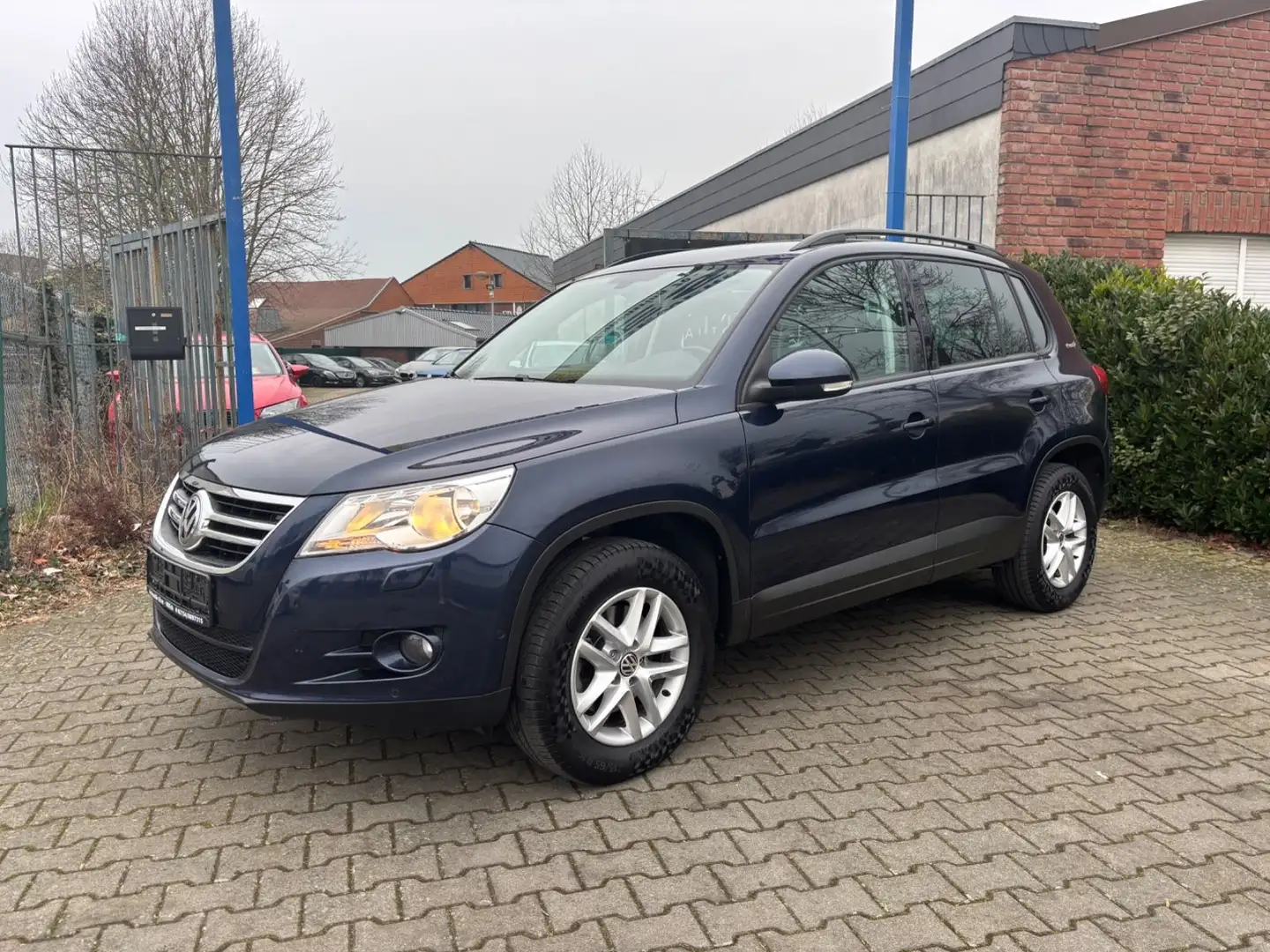 Volkswagen Tiguan Trend Fun 4Motion AUTOMATIK SHZ PDC TEMP Blauw - 1