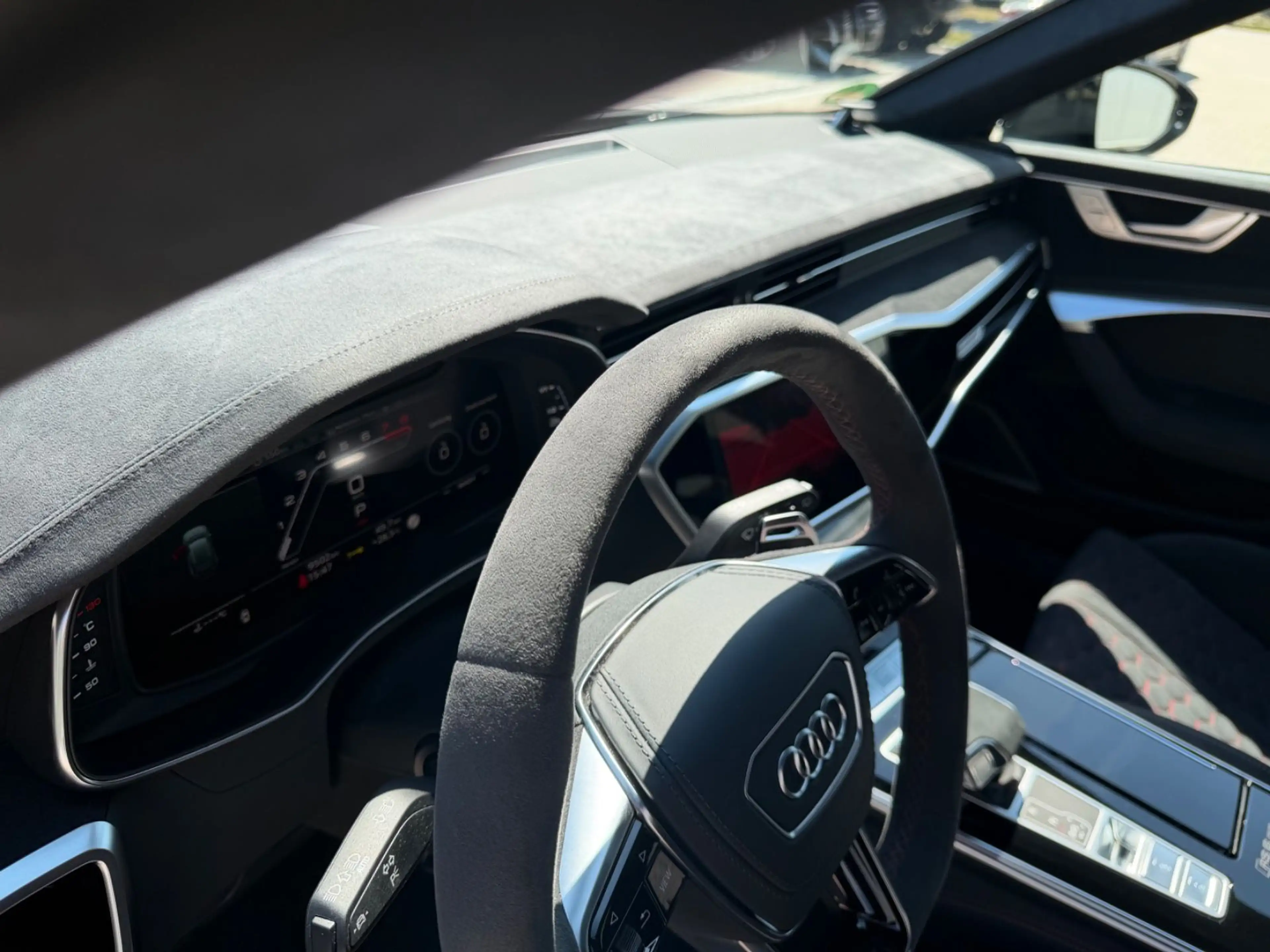 Audi RS6 GT Avant 464/660 schwarz/schwarz/schwarz — photo 14