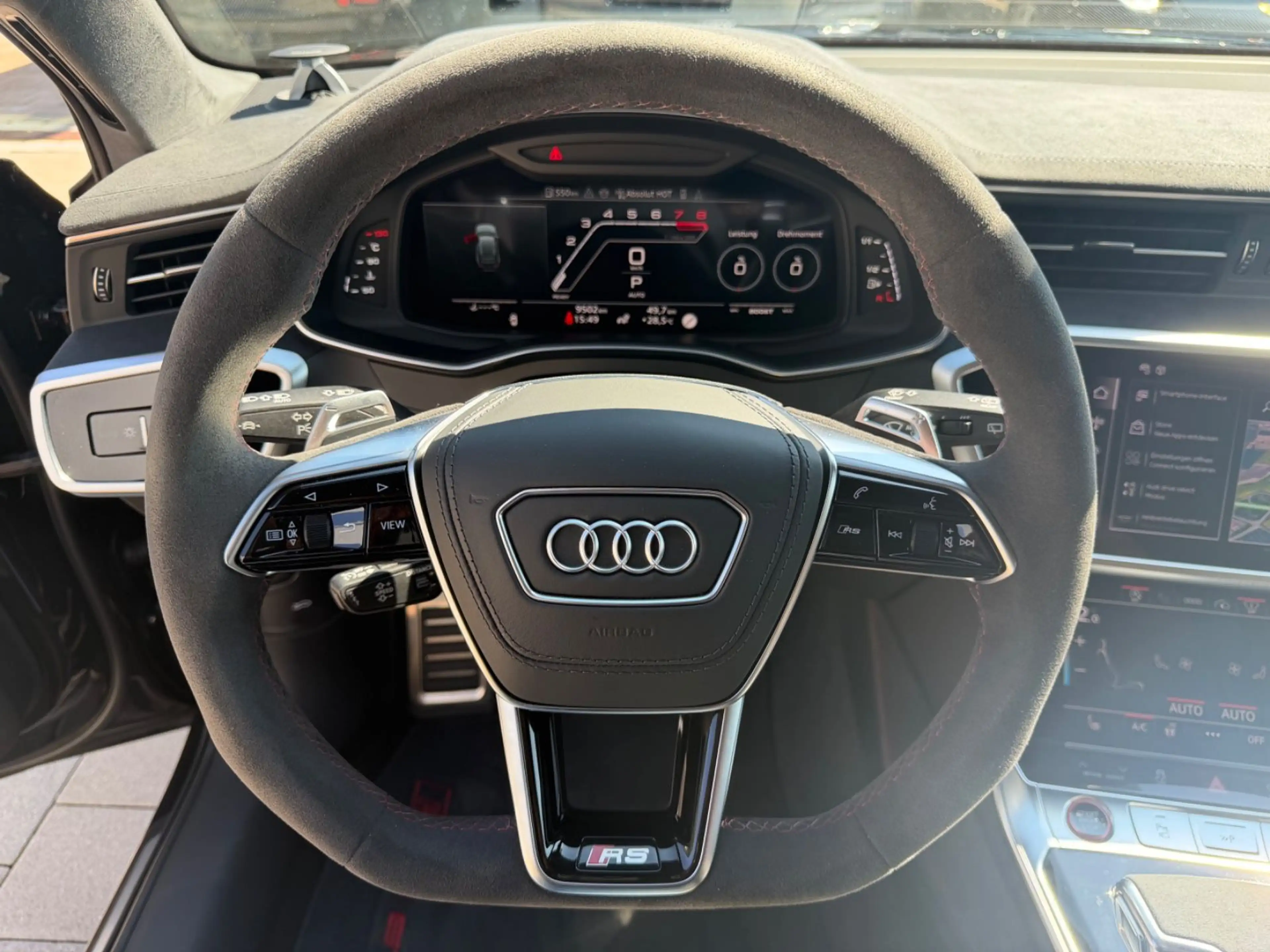 Audi RS6 GT Avant 464/660 schwarz/schwarz/schwarz — photo 15