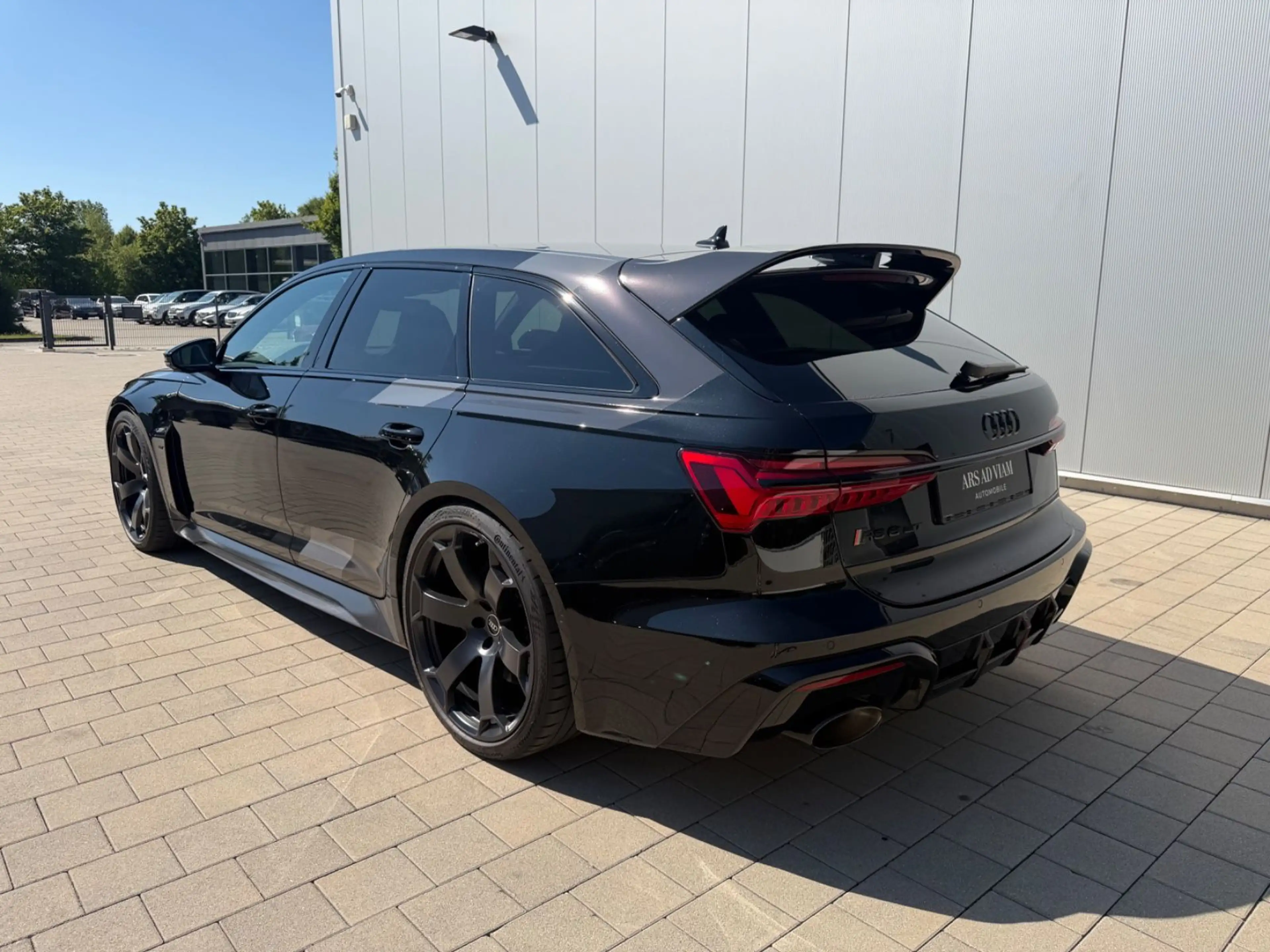 Audi RS6 GT Avant 464/660 schwarz/schwarz/schwarz — photo 6