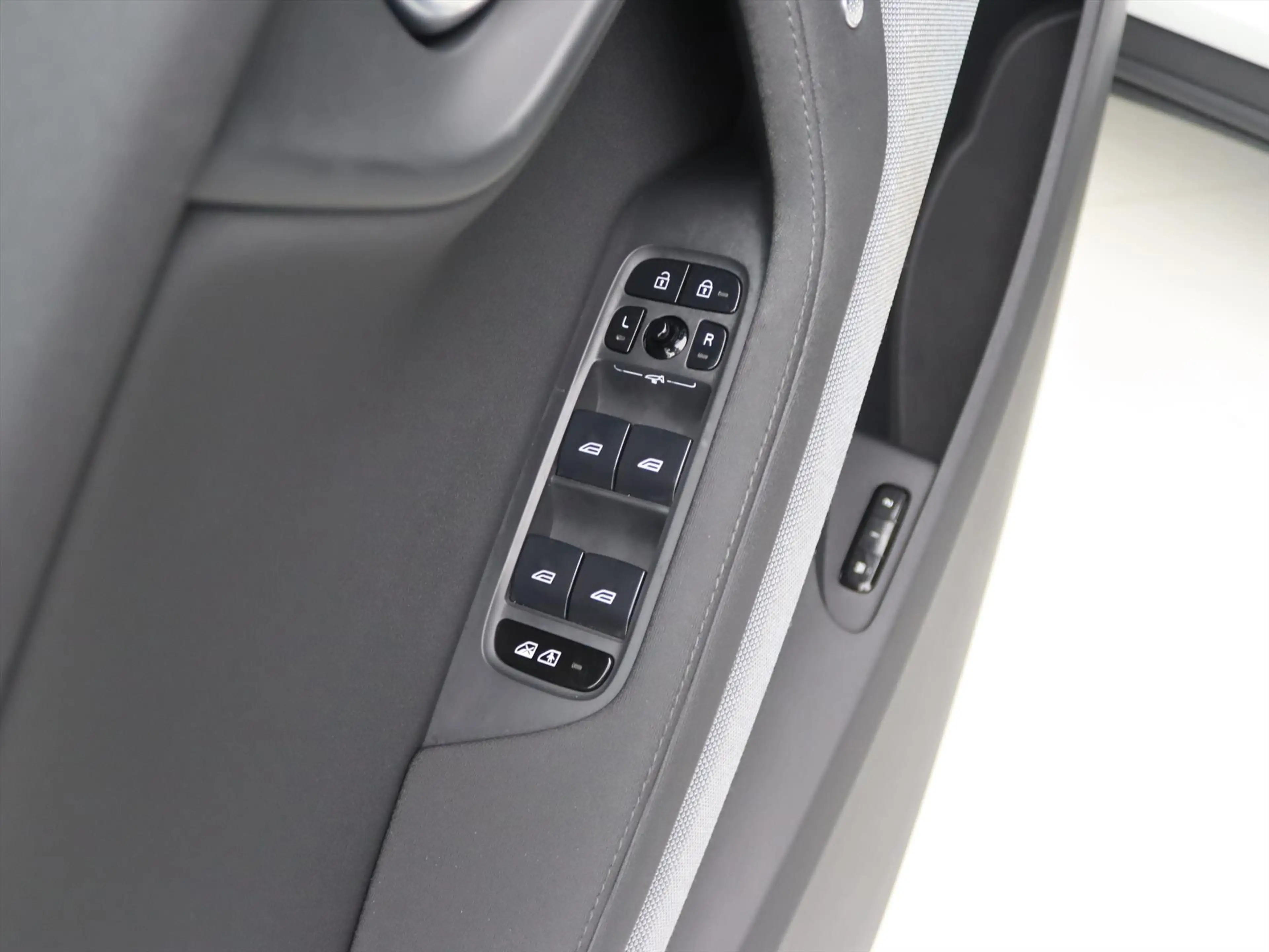 Polestar 2 Long Range Single Motor 231pk [ TREKHAAK+PANO+360C — photo 48