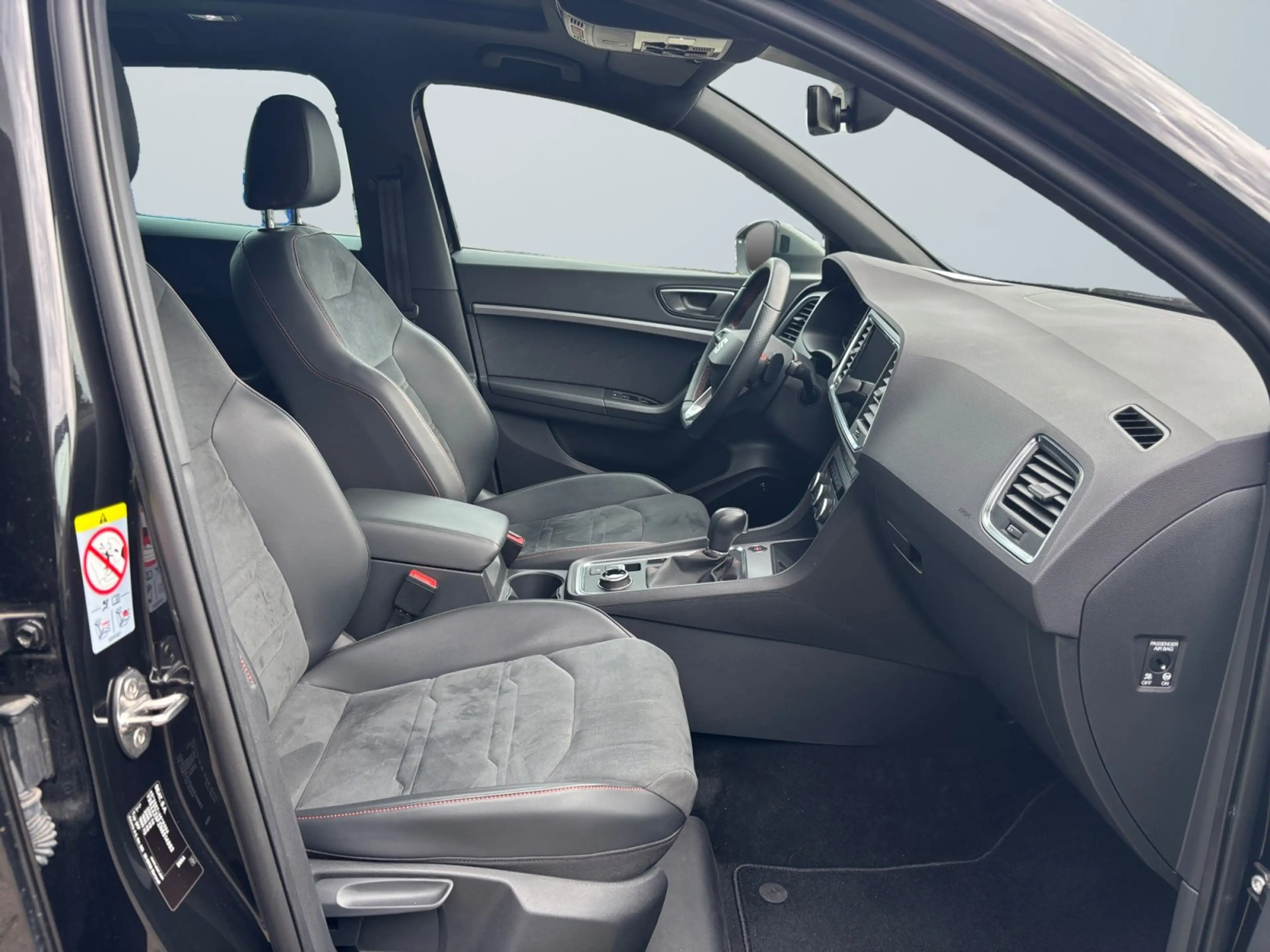 SEAT Ateca FR 2.0 TSI 4x4 DSG Beats Audio — photo 10