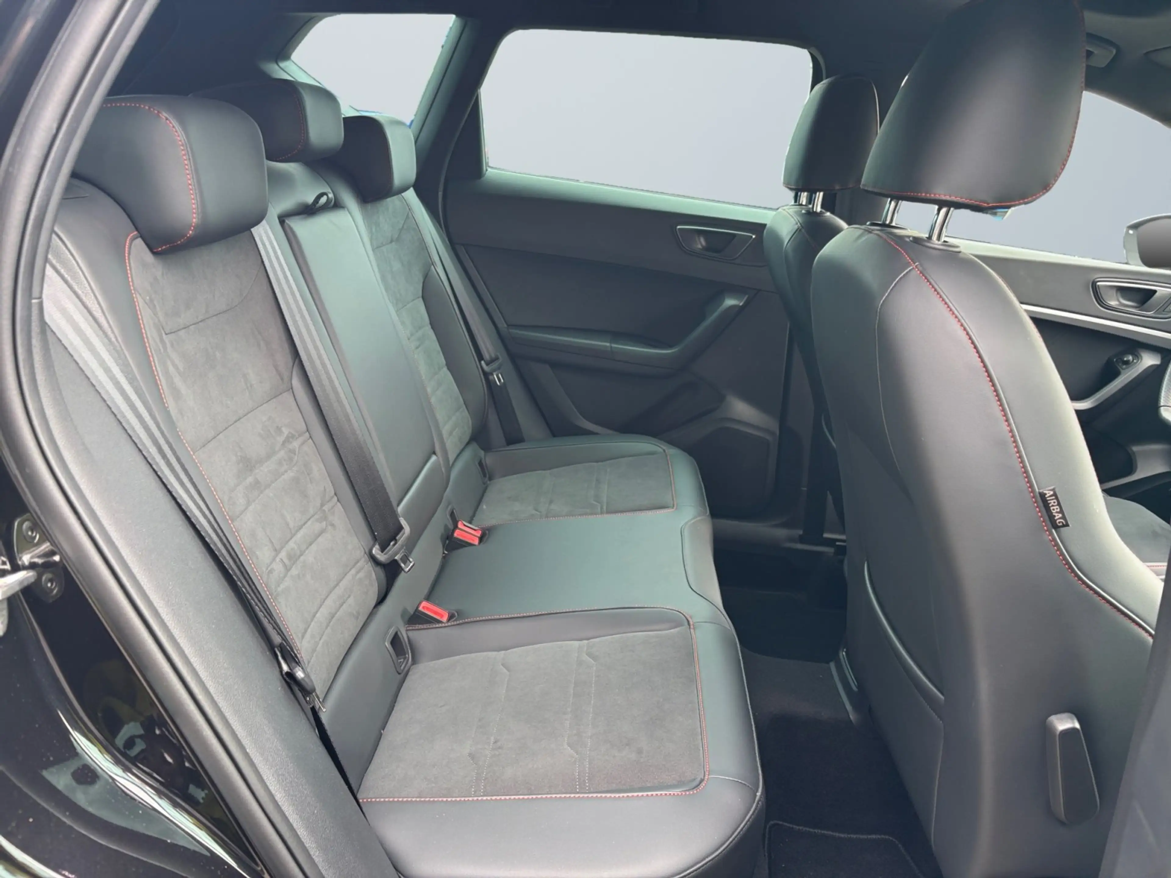 SEAT Ateca FR 2.0 TSI 4x4 DSG Beats Audio — photo 11
