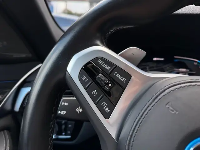 BMW 5 Series view 15