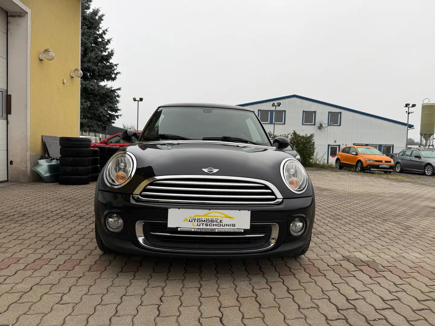 MINI Cooper R56 Schwarz met. Schwarz - 1