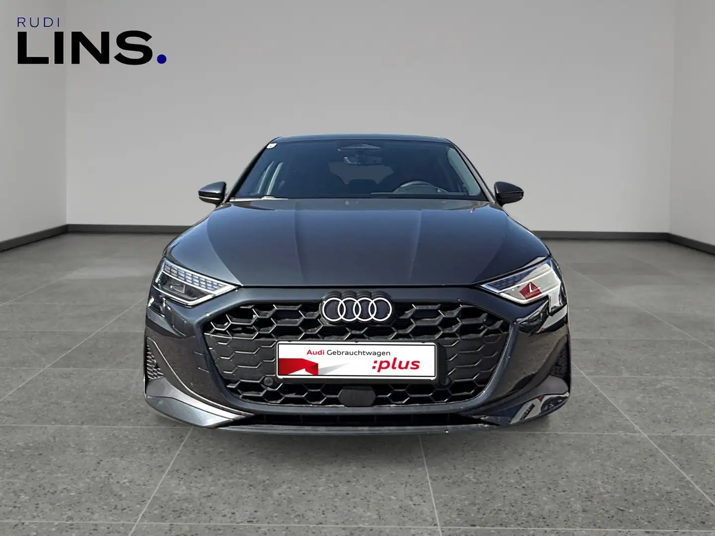 Audi A3 30 TFSI Grau - 2