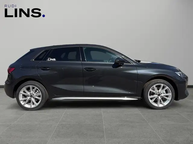Audi A3 view 4