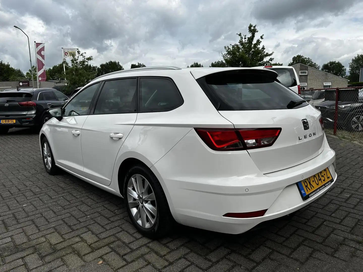 SEAT Leon ST 1.0 EcoTSI Style Business Intense Automaat | Na Bianco - 2