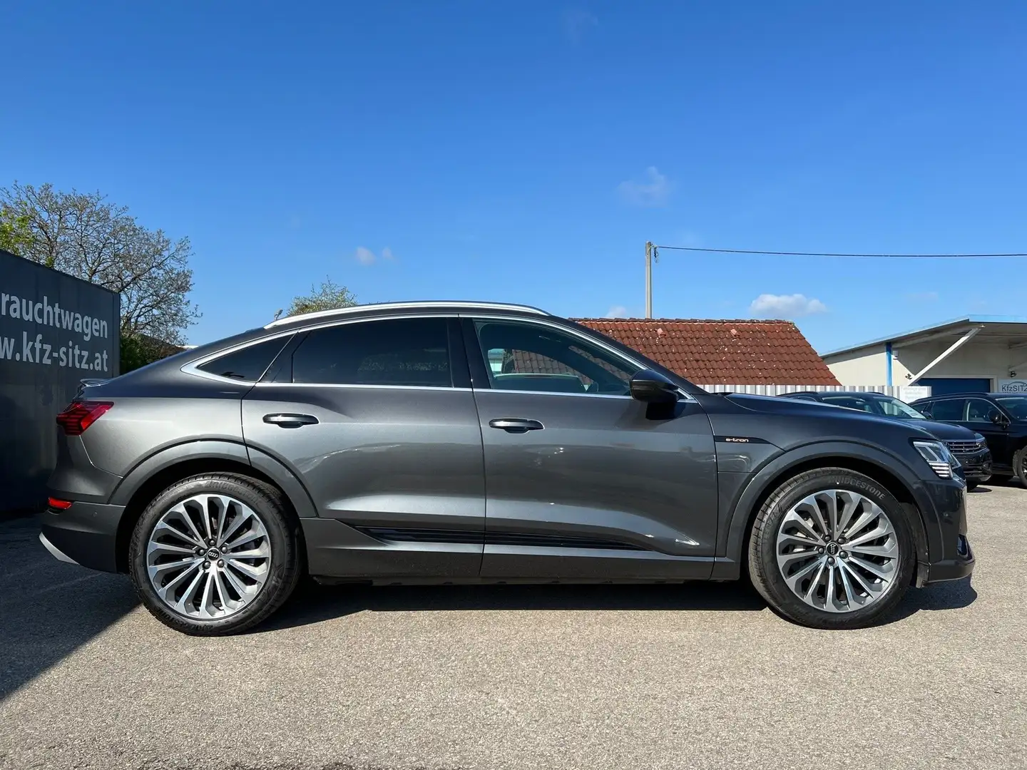 Audi e-tron SB 50 S-line quattro | NP: €94.000 Grau - 2
