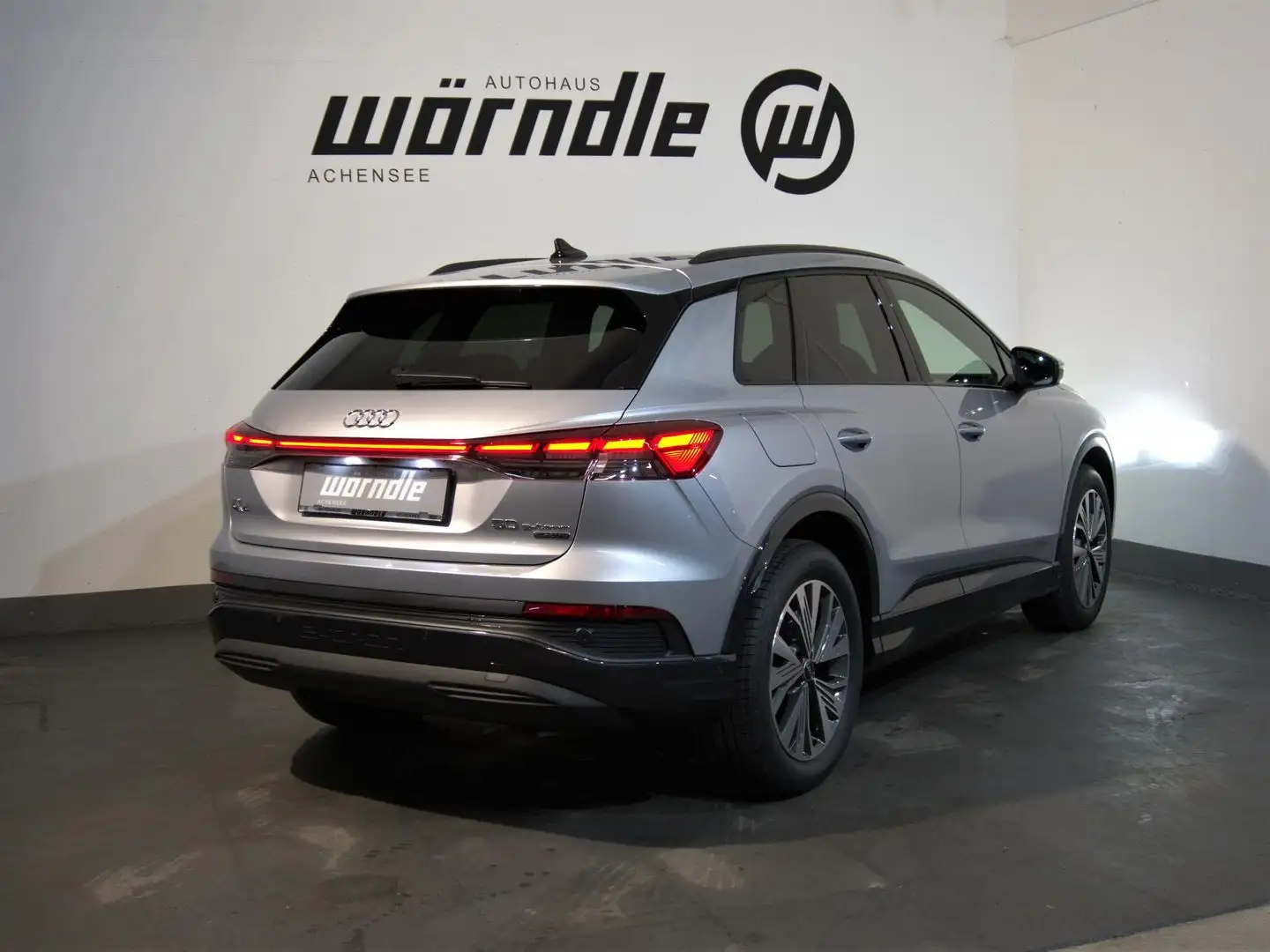 Audi Q4 e-tron Audi Q4 50 e-tron quattro Silber - 2
