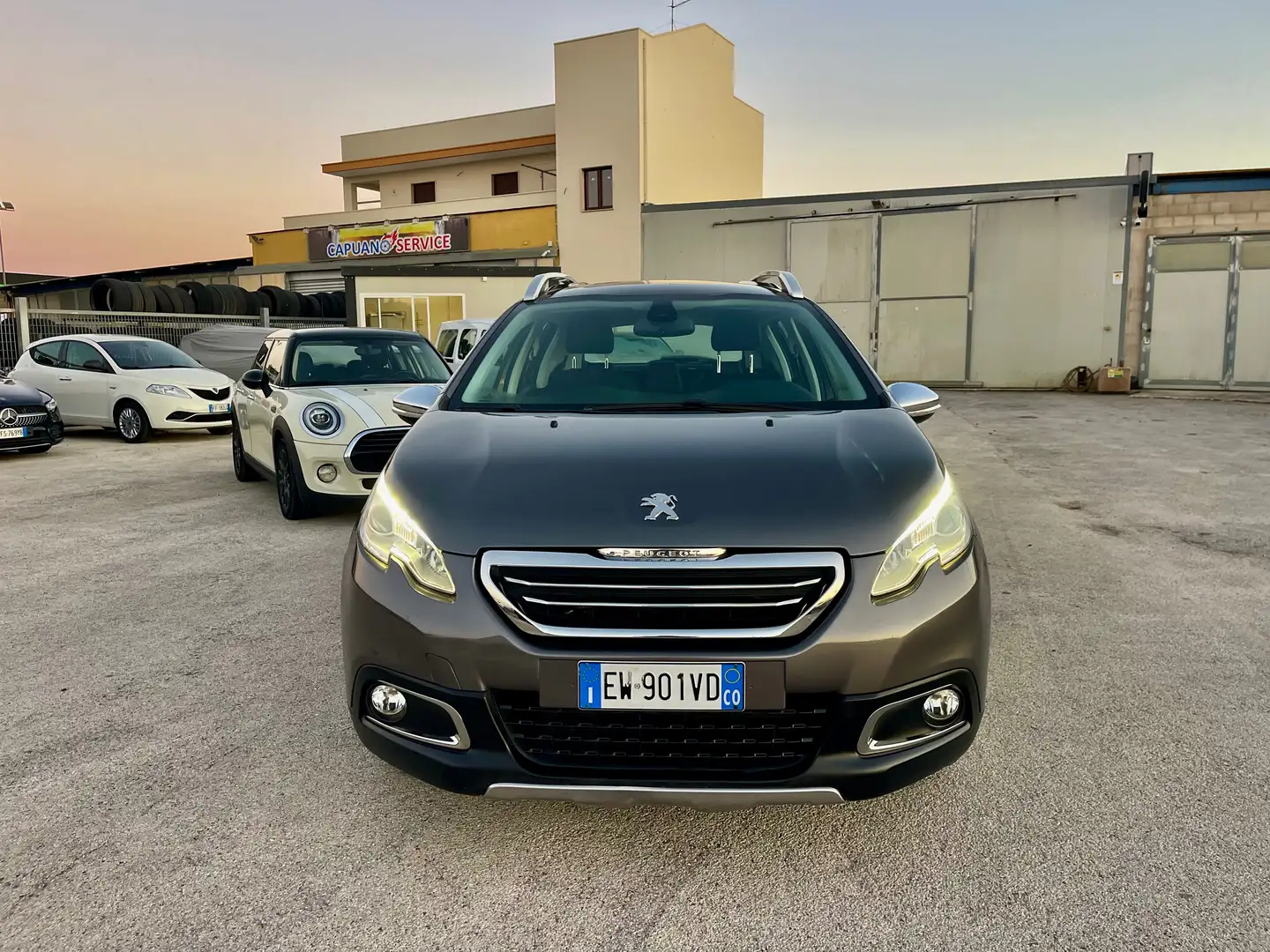 Peugeot 2008 2008 1.6 e-hdi 8v Allure FULL LED Grijs - 2