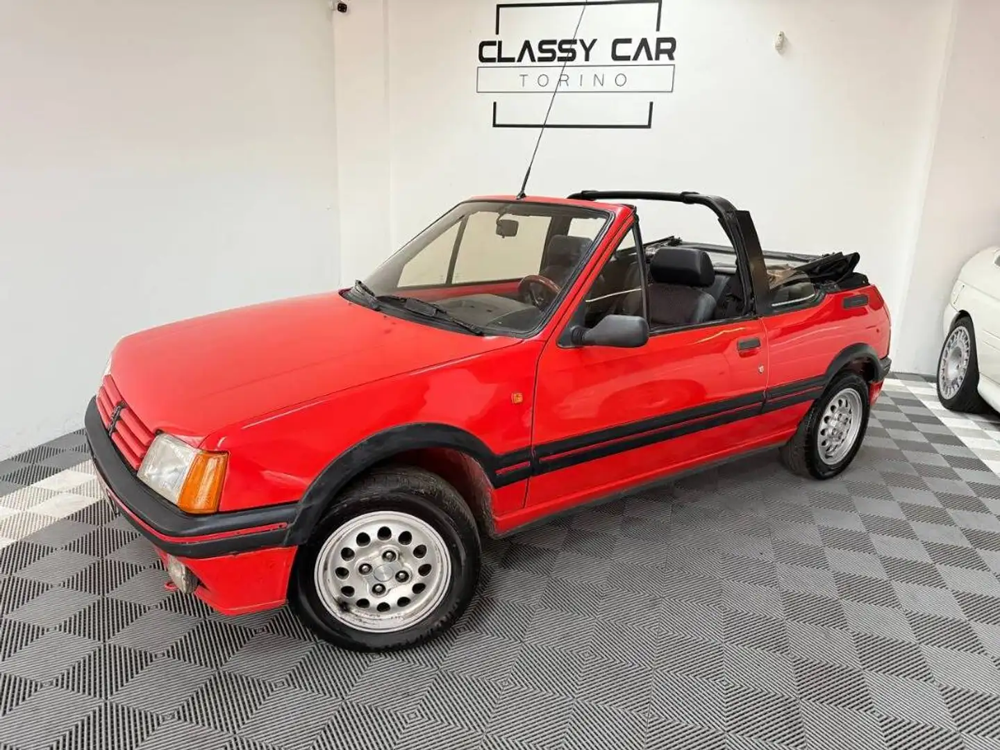 Peugeot 205 1.6 CTI Rouge - 1