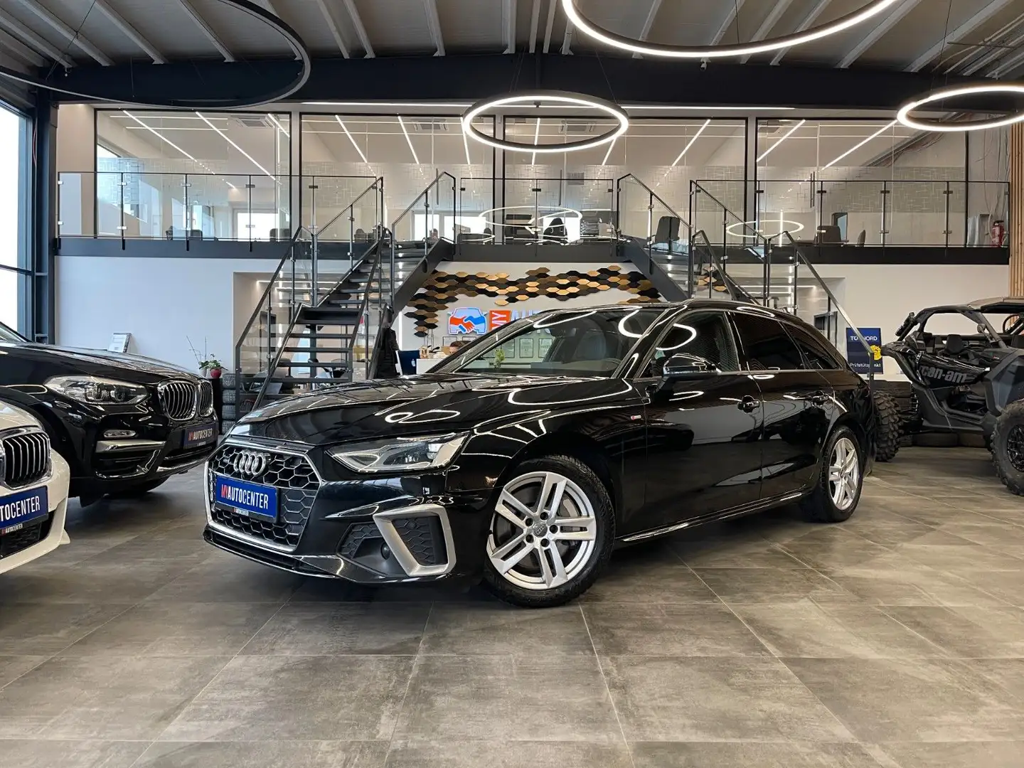 Audi A4 Avant 45 TFSI quattro S line *1.HAND*KAM*AHK* Schwarz - 1