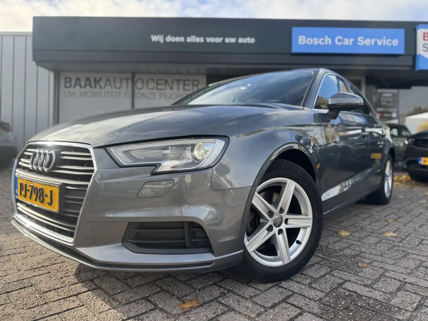Audi A3 Limousine 1.4 TFSI CoD ProLine | Carplay | Camera Gris - 2