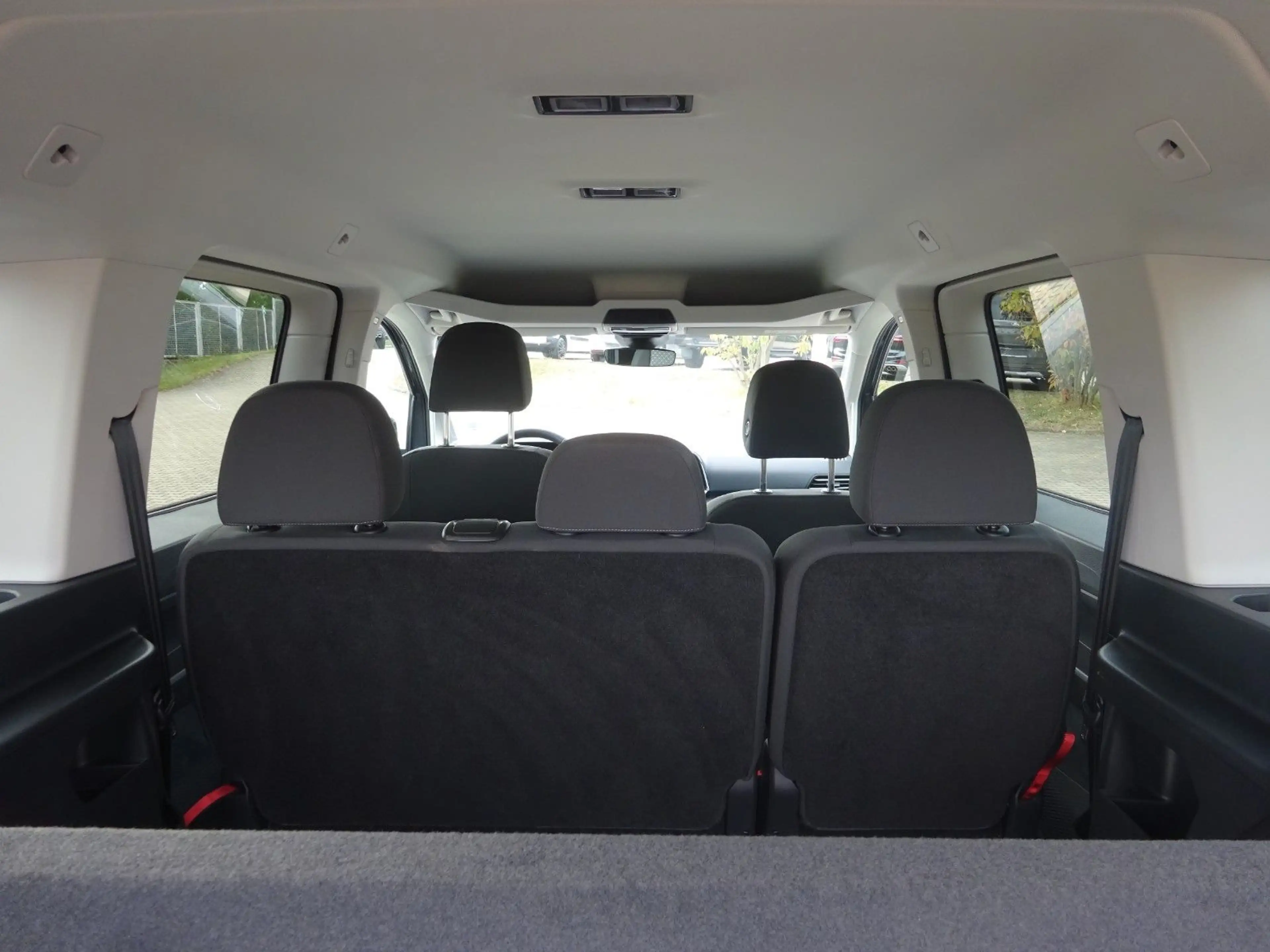 Ford Grand Tourneo Connect PHEV 150PS Autm. Titanium — photo 8