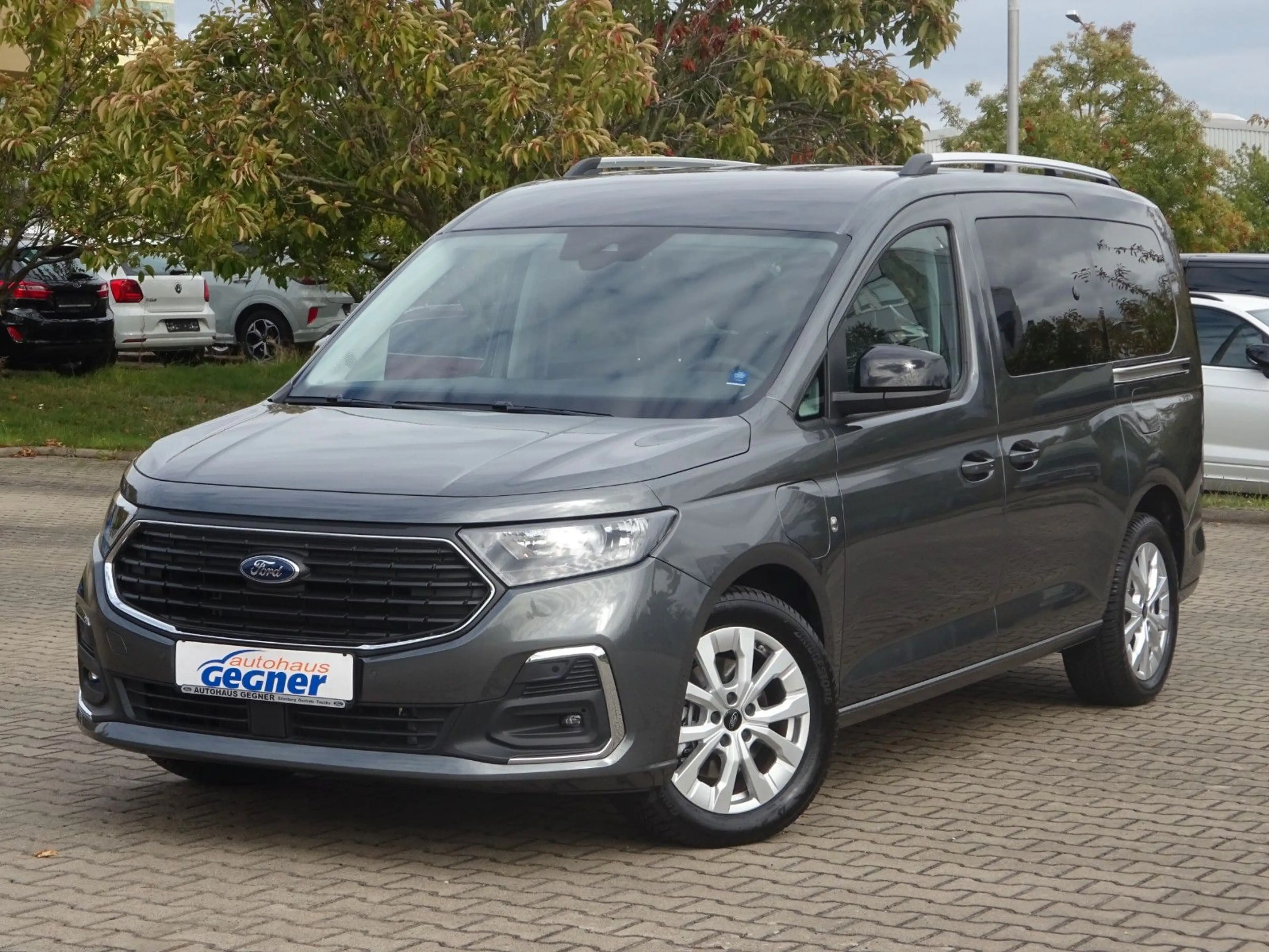 Ford Grand Tourneo Connect PHEV 150PS Autm. Titanium — photo 3