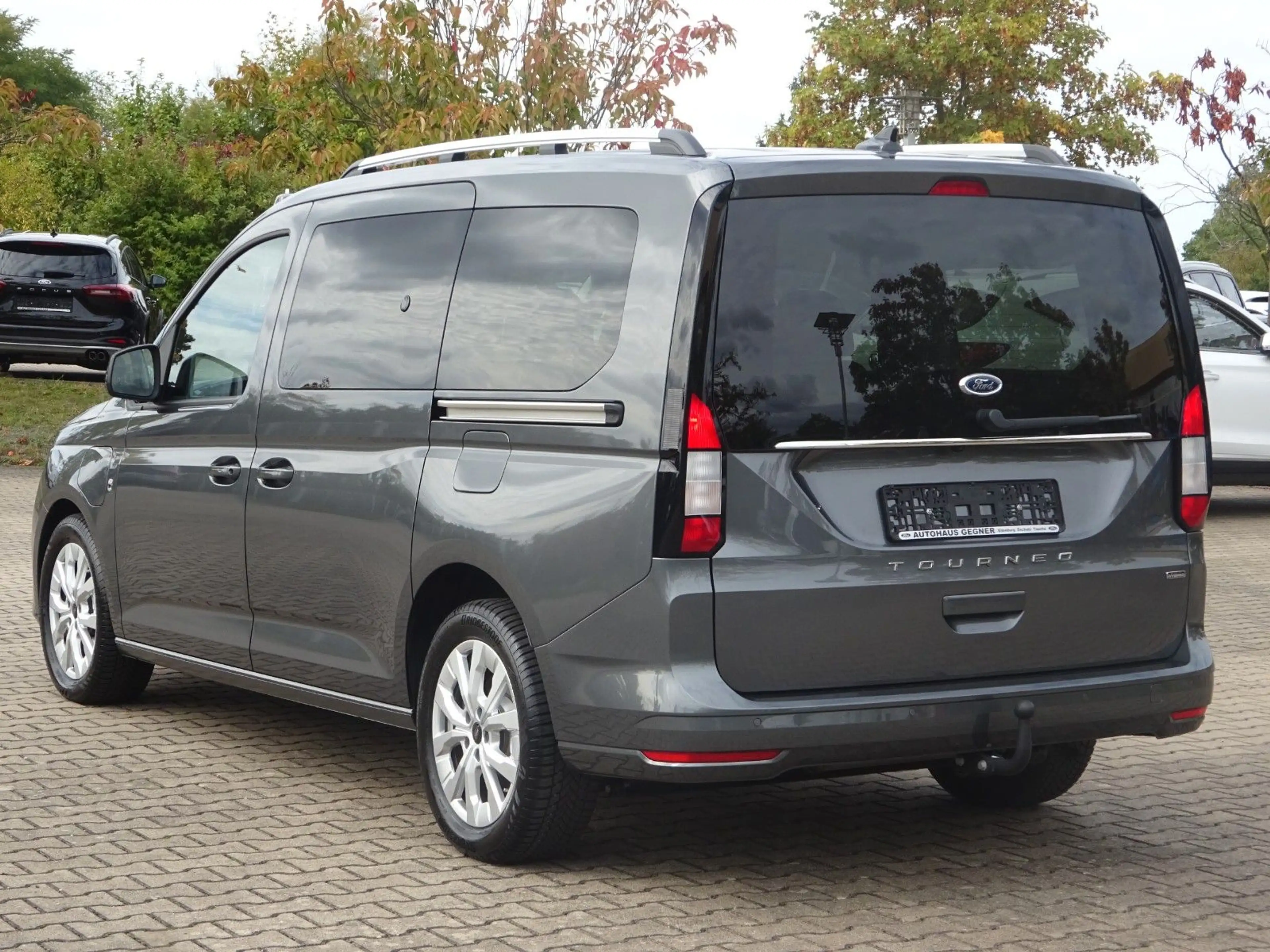 Ford Grand Tourneo Connect PHEV 150PS Autm. Titanium — photo 5