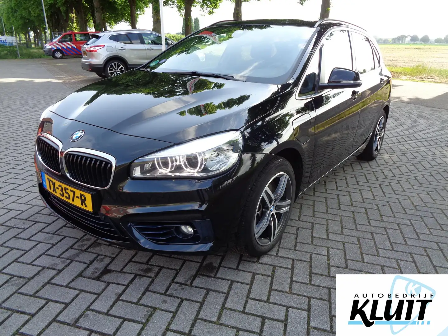 BMW 225 2-serie Active Tourer 225xe Sport Zwart - 1
