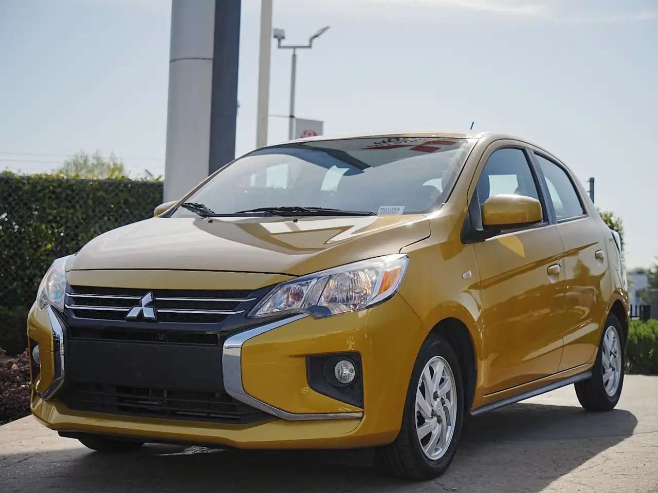 Mitsubishi Mirage снимка Mitsubishi Mirage