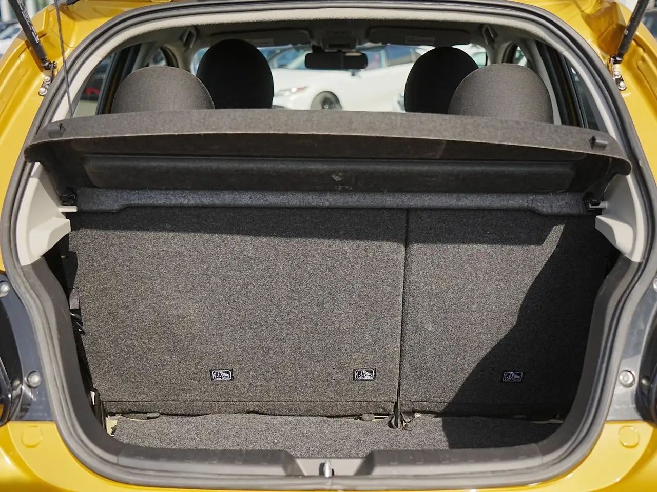 Mitsubishi Mirage снимка Mitsubishi Mirage