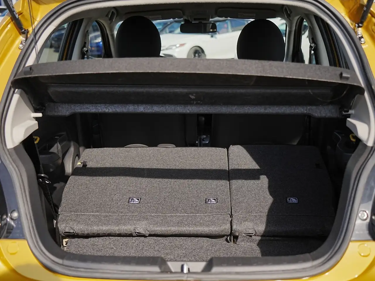 Mitsubishi Mirage снимка Mitsubishi Mirage