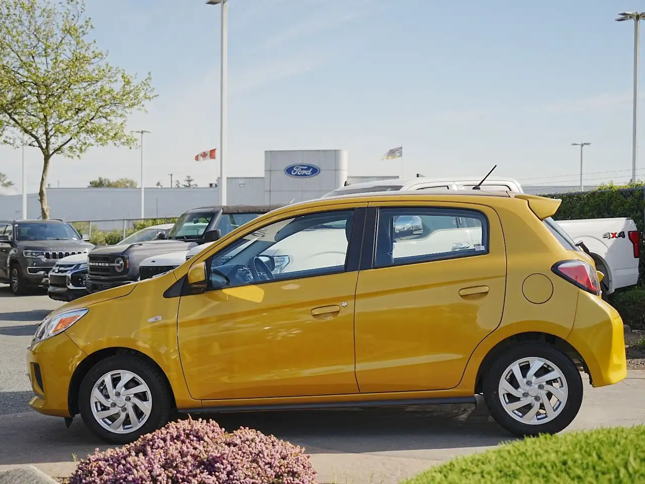 Mitsubishi Mirage снимка Mitsubishi Mirage
