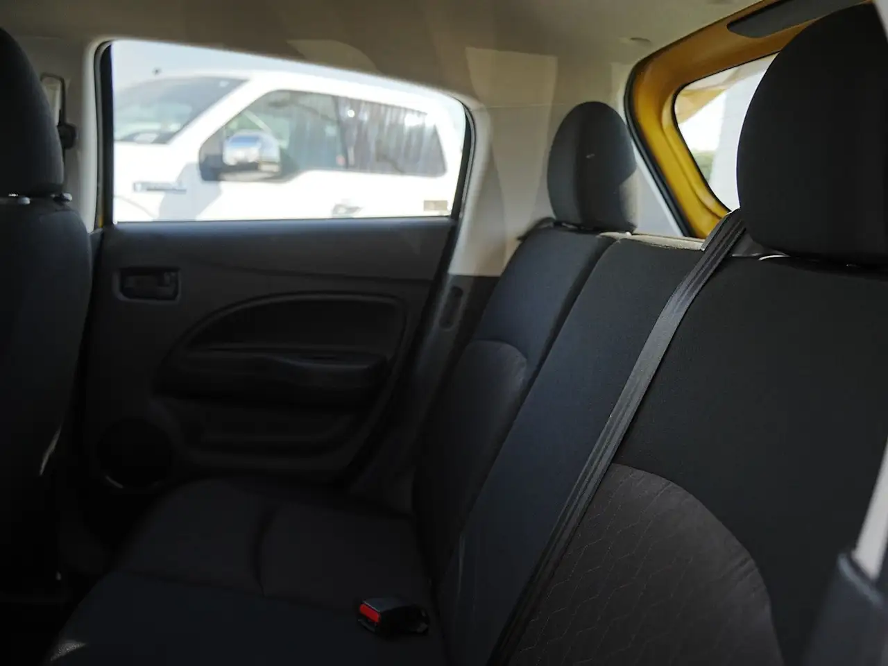 Mitsubishi Mirage снимка Mitsubishi Mirage