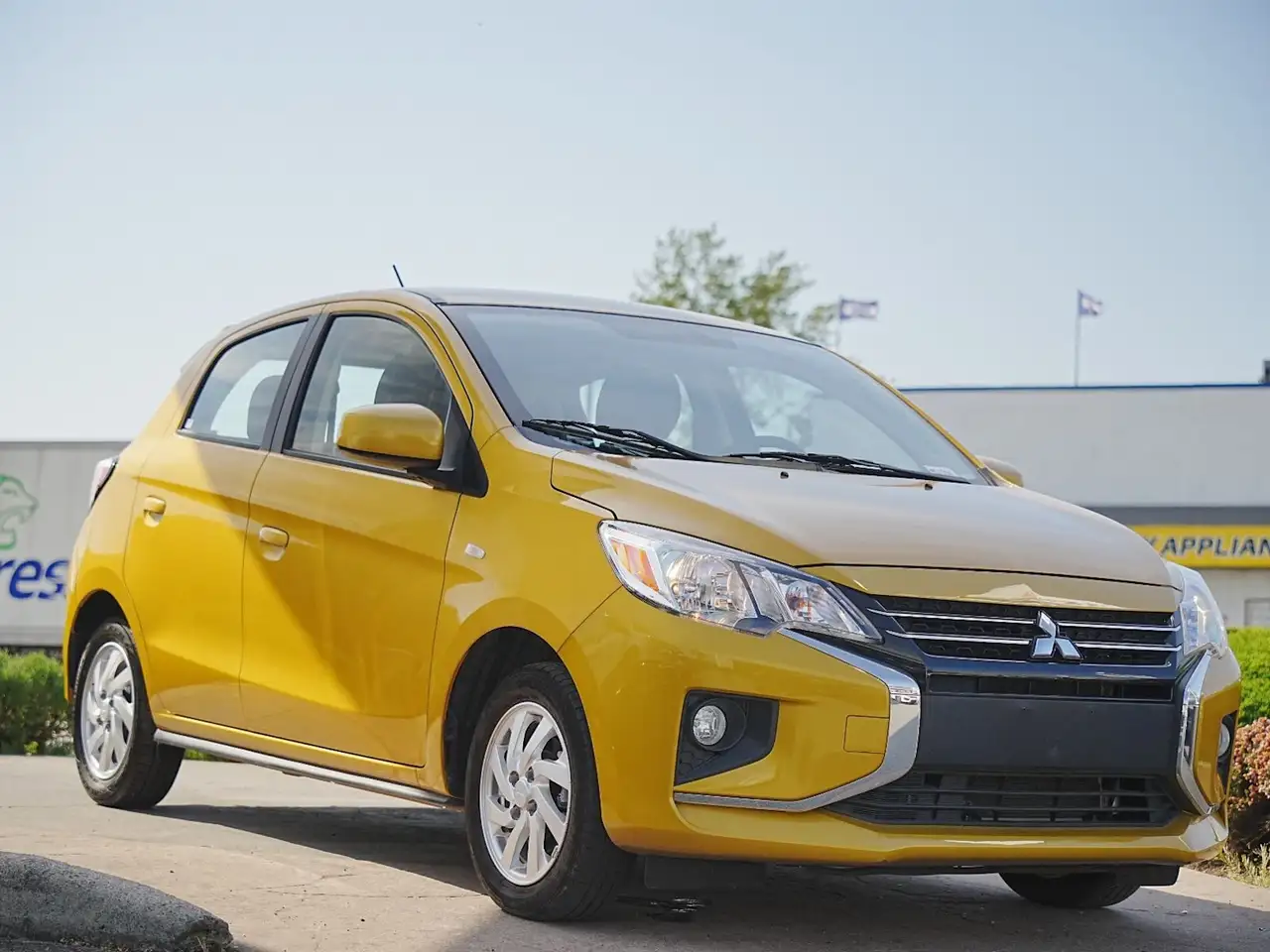 Mitsubishi Mirage снимка Mitsubishi Mirage