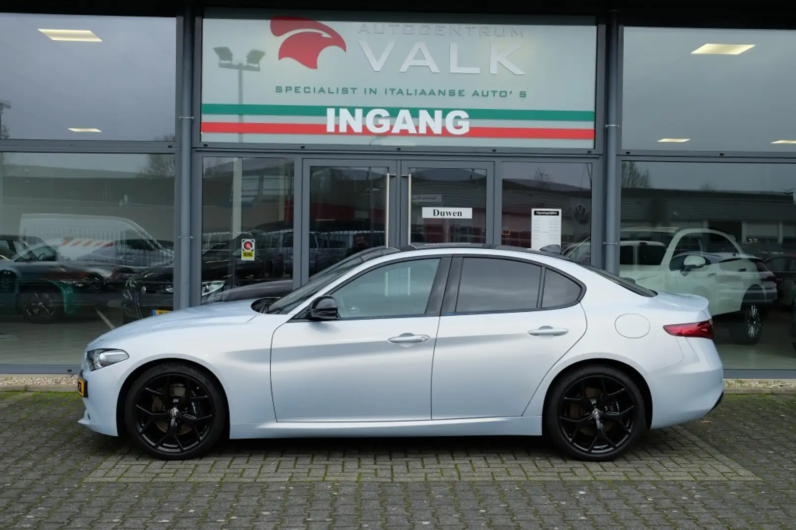 Alfa Romeo Giulia 2.0T 200pk MY21 Sprint Panoramadak Veloce stoelen Grijs - 2