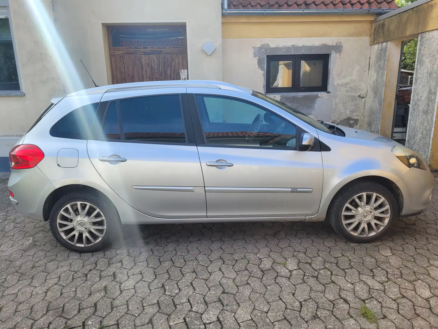 Renault Clio TCe 100 Grandtour Dynamique Silber - 2