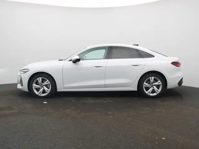 Audi A5 view 4