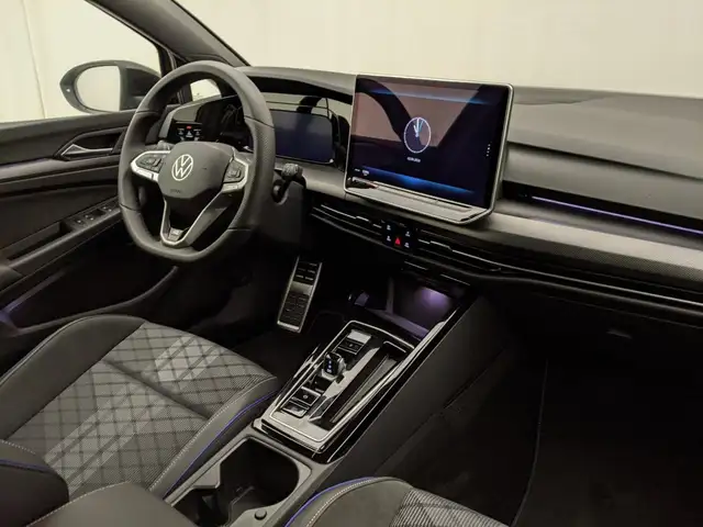Volkswagen Golf view 6