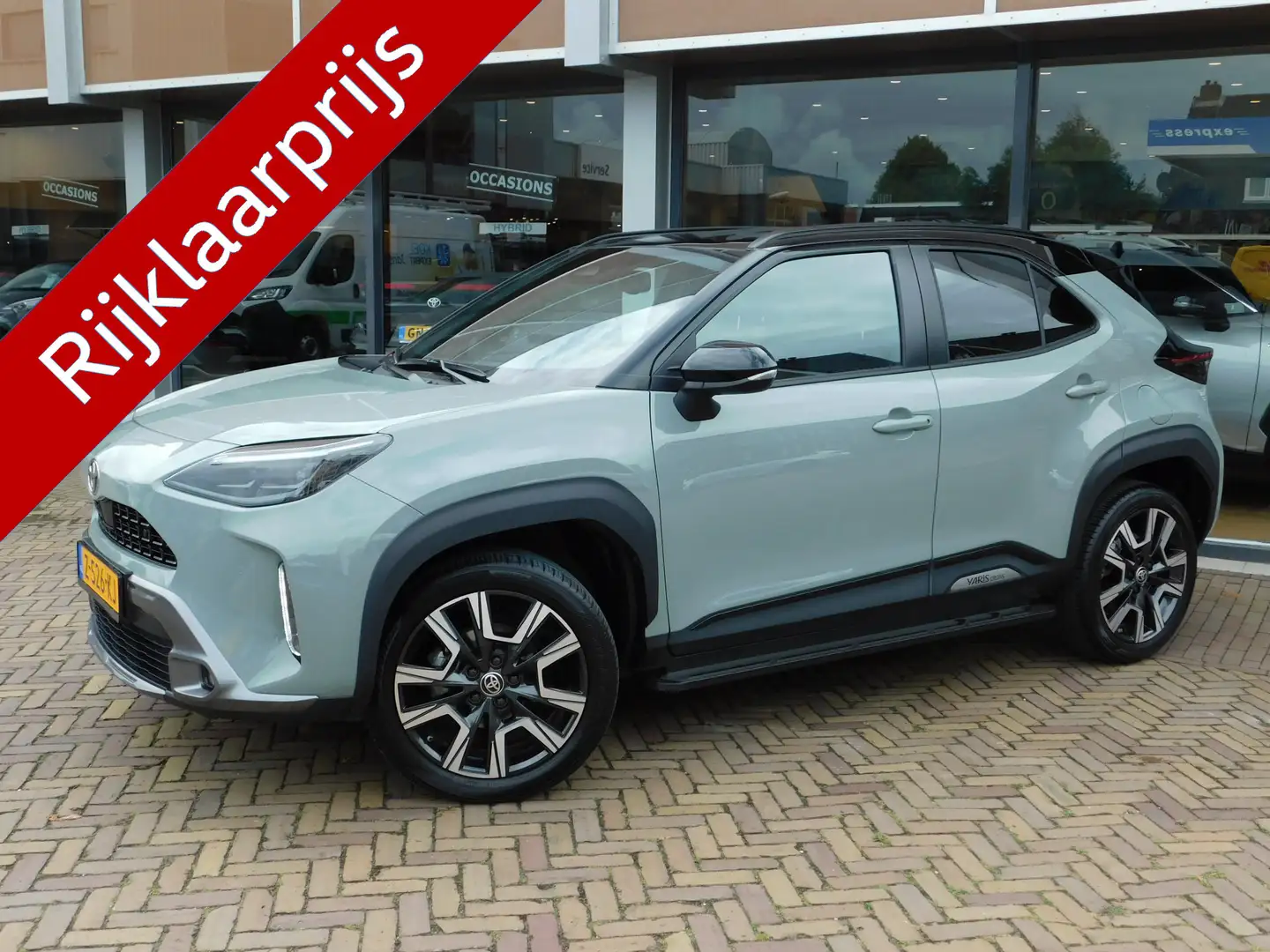 Toyota Yaris Cross 1.5 Hybrid 130 Launch Edition | Treeplanken Groen - 1