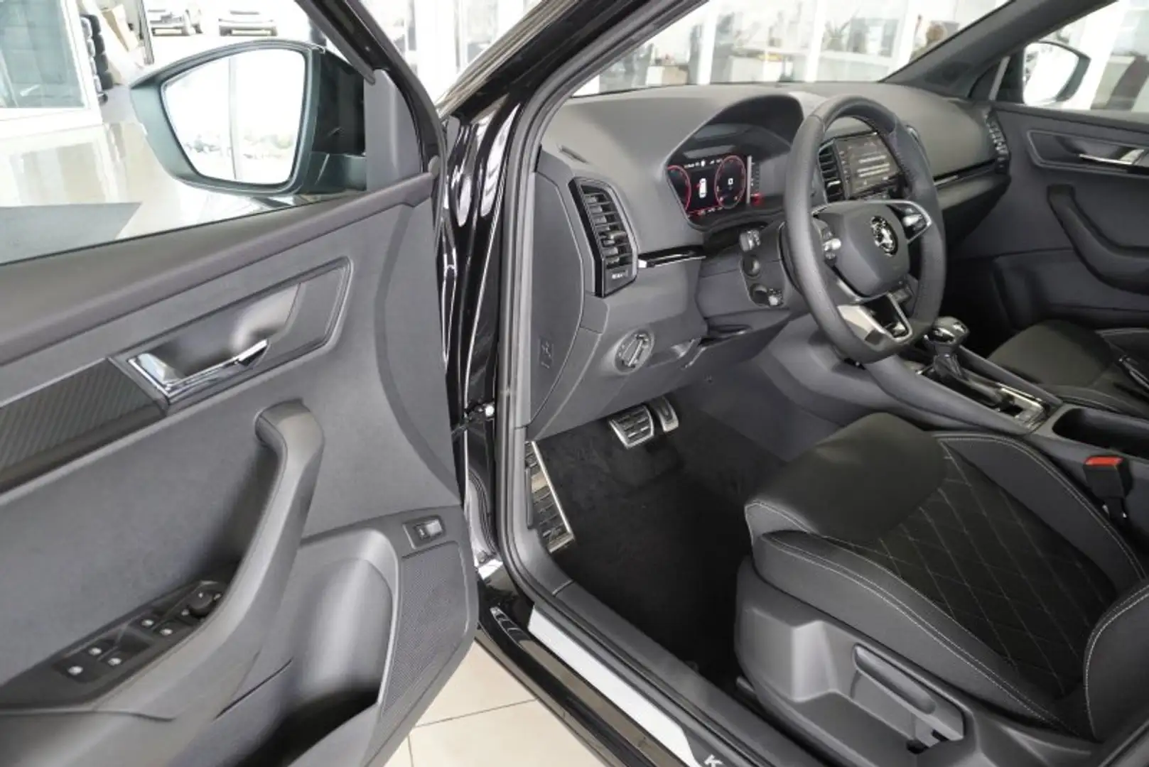 Skoda Karoq Sportline 2,0TSI DSG 4x4 aAHK/4*J.Gar/Matrix/Navi Schwarz - 2