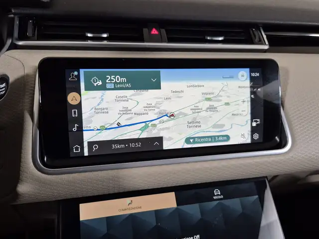 Land Rover Range Rover Velar view 12